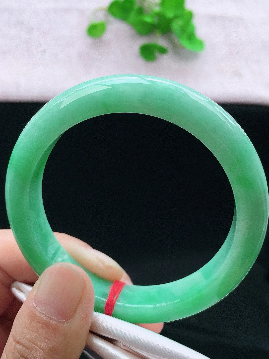 正圈56-57可戴，种老水足，尺寸56.5/12/7.8mm，满绿正圈翡翠手镯