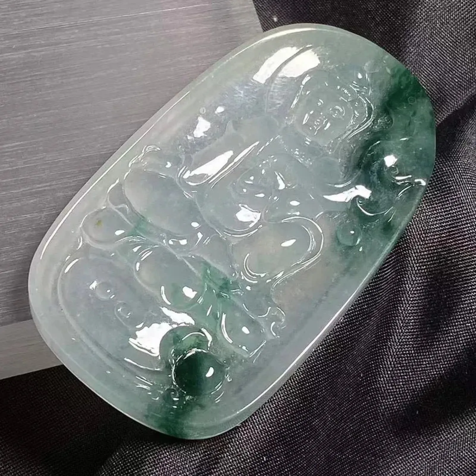 缅甸翡翠A货，正装立体莲花观音，平平安安，健健康康，冰透水润，上身效果大气