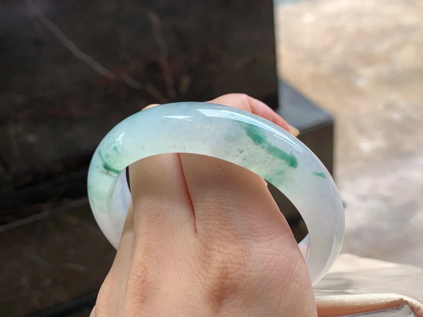 冰飘花手镯
种好55.7/14.5/8.2mm