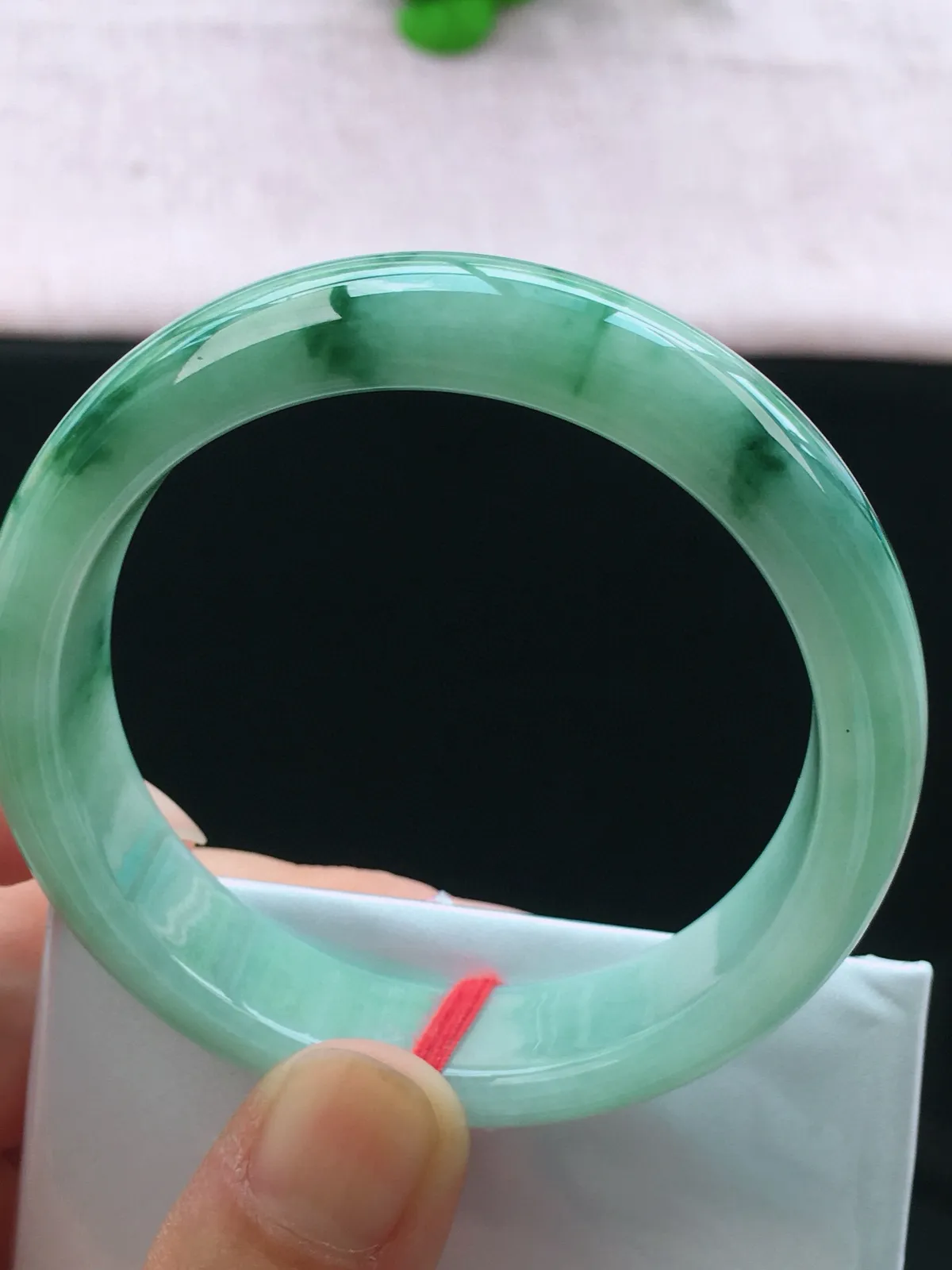正圈54-55可戴，种老水足，尺寸55/13.5/8mm，冰飘花正圈翡翠手镯
