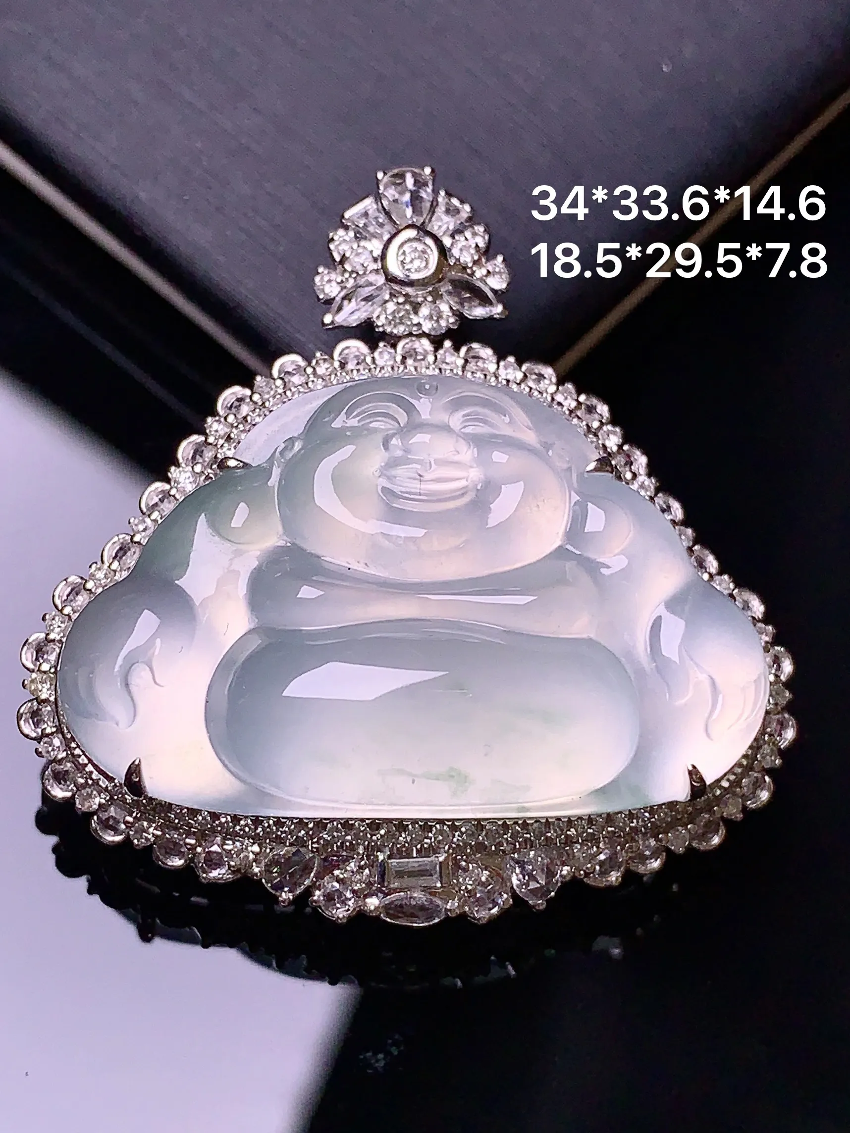 18k金钻镶嵌冰种佛公吊坠 玉质细腻 水润亮眼 色泽艳丽 整体尺寸34*33.6*14.6