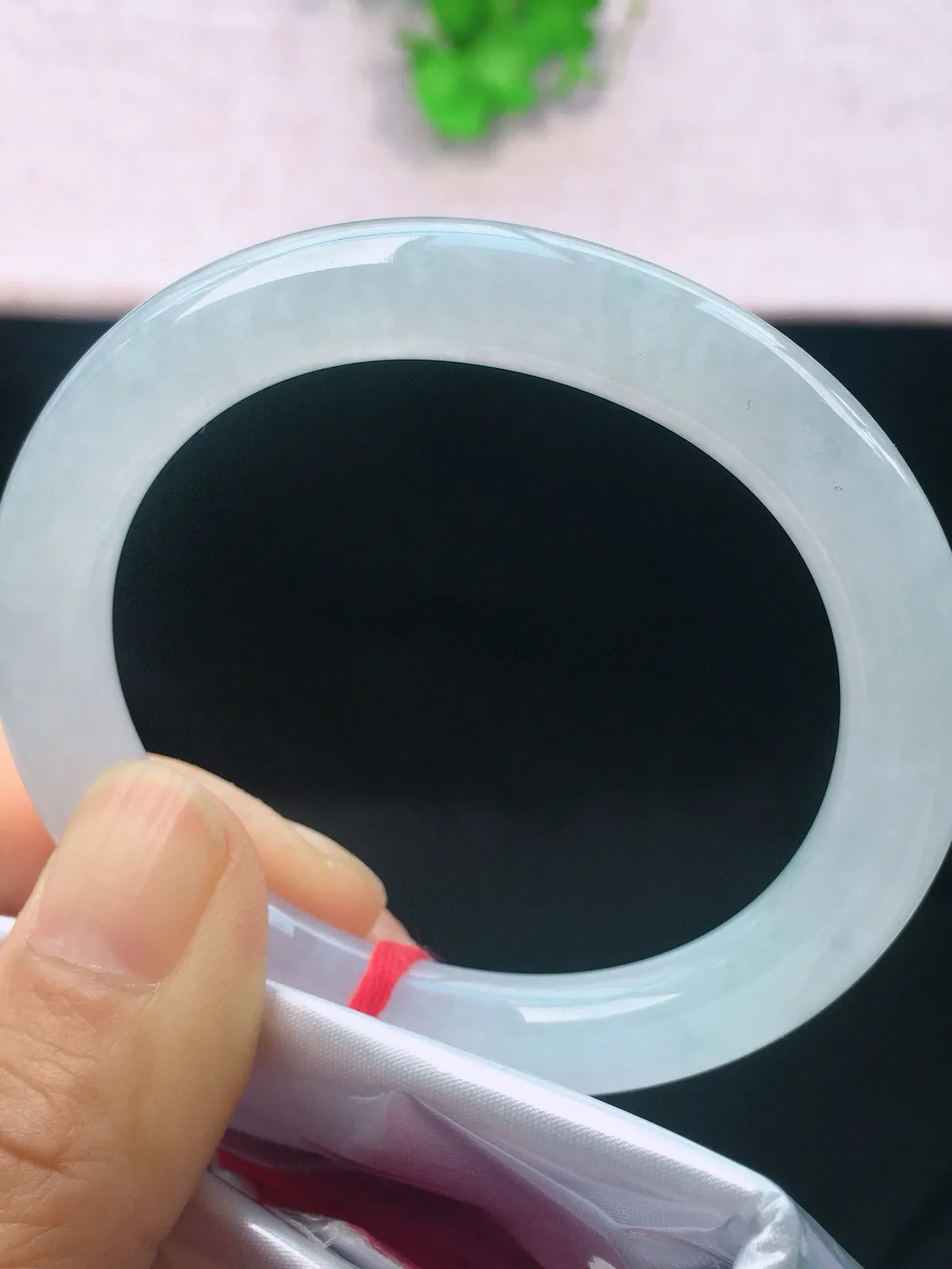 正圈51-52可戴，种老水足，尺寸53.8/9/9/47.5mm，白冰贵妃翡翠手镯