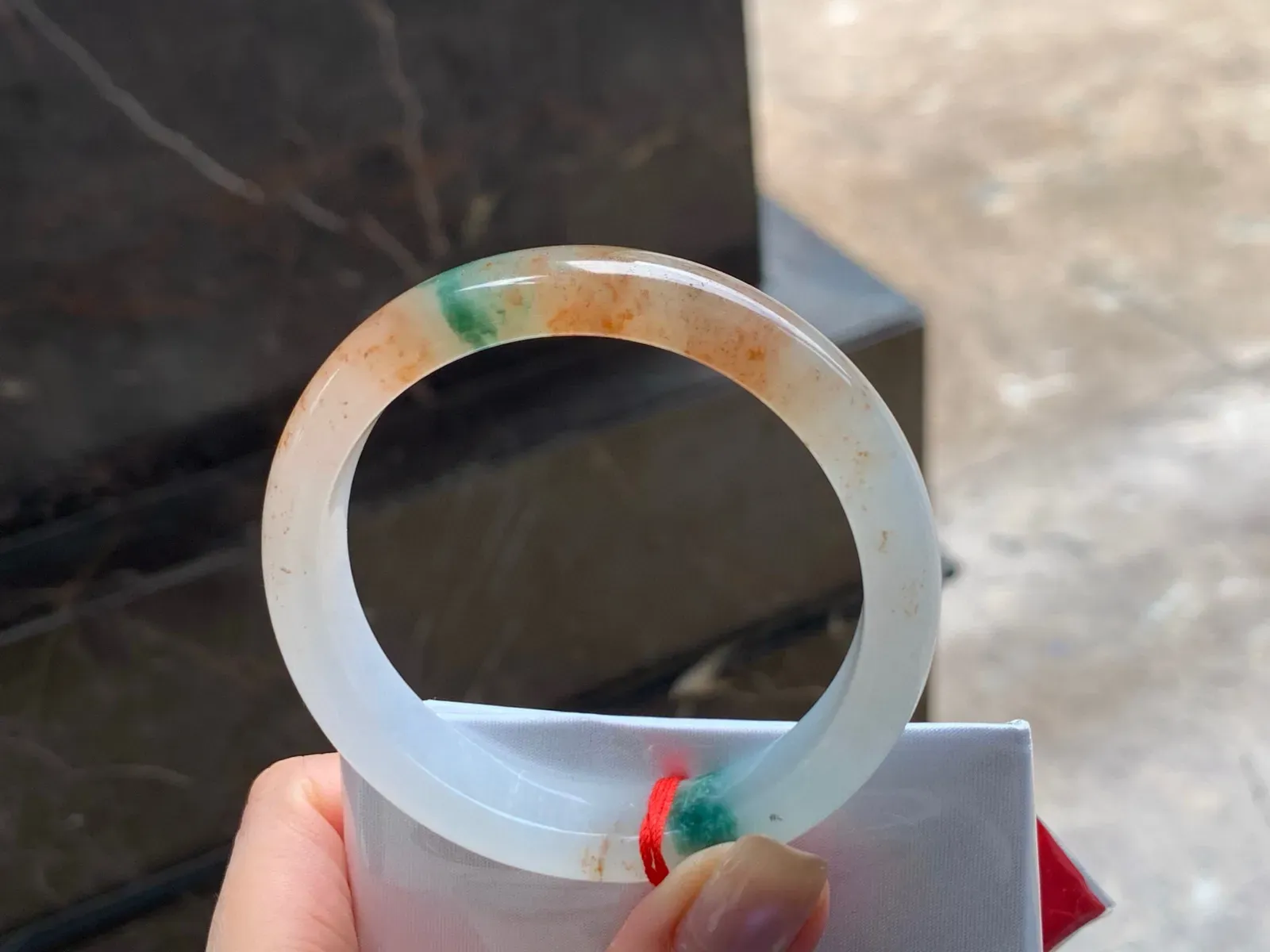 冰黄飘花手镯
独特54/12/7.5mm