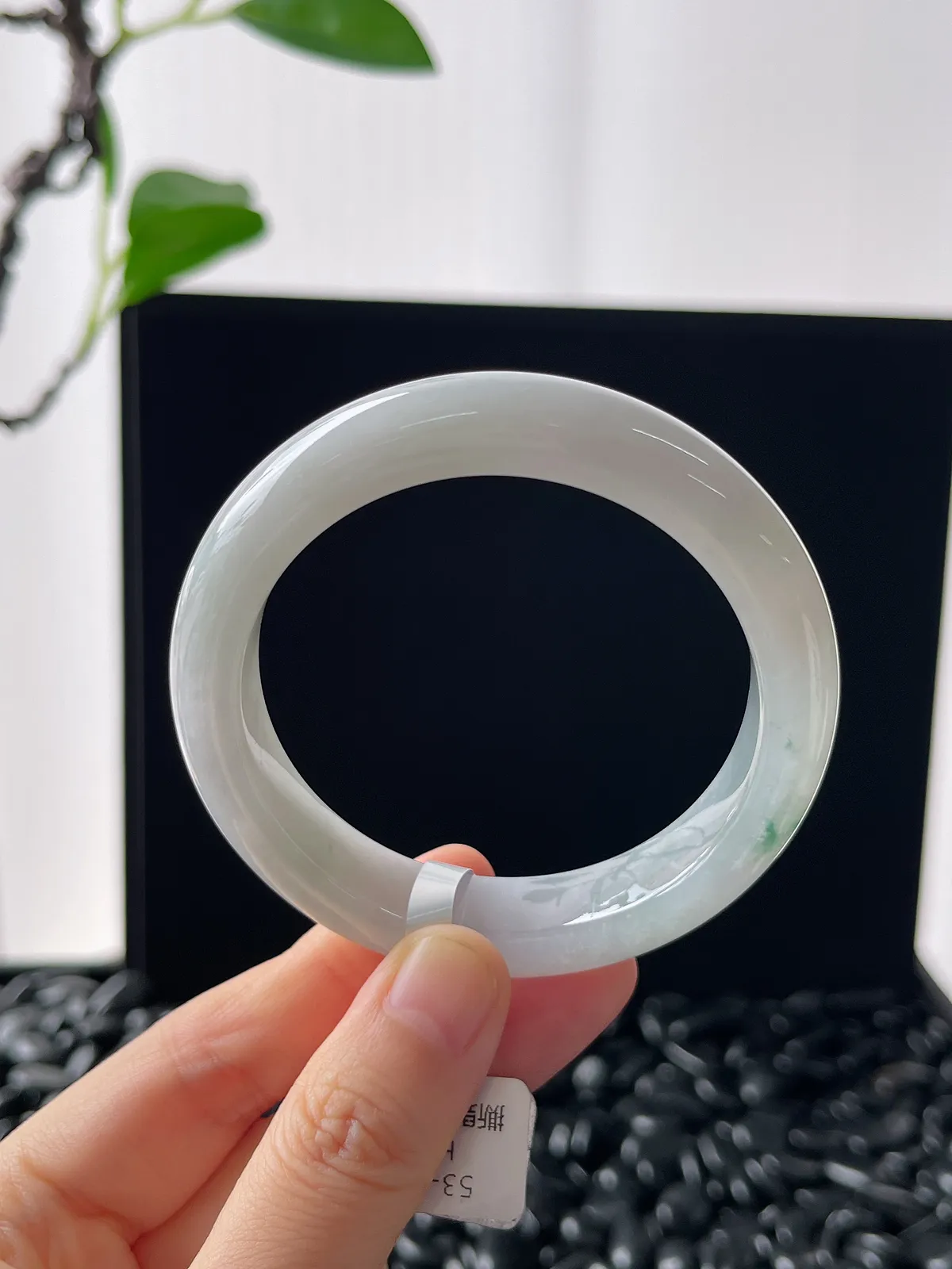 正圈53圈口，翡翠糯化种白色手镯