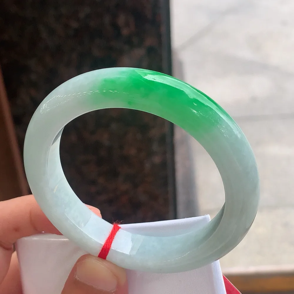 正圈冰糯阳绿 微纹 尺寸:56.1/12/9.5 色好🥰🥰