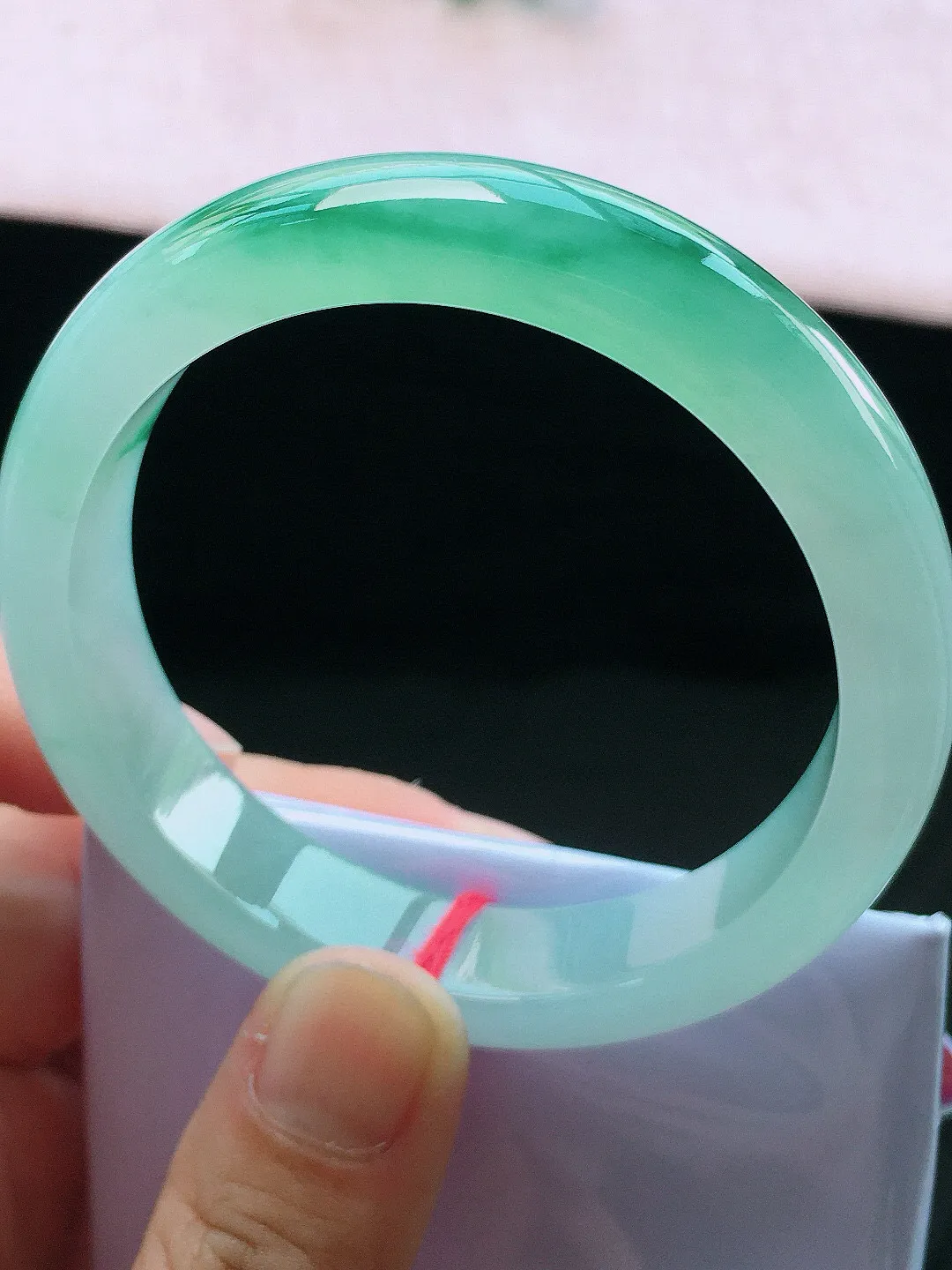 正圈56-57可戴，种老水足，尺寸56.5/13/8mm，冰飘花正圈翡翠手镯新品