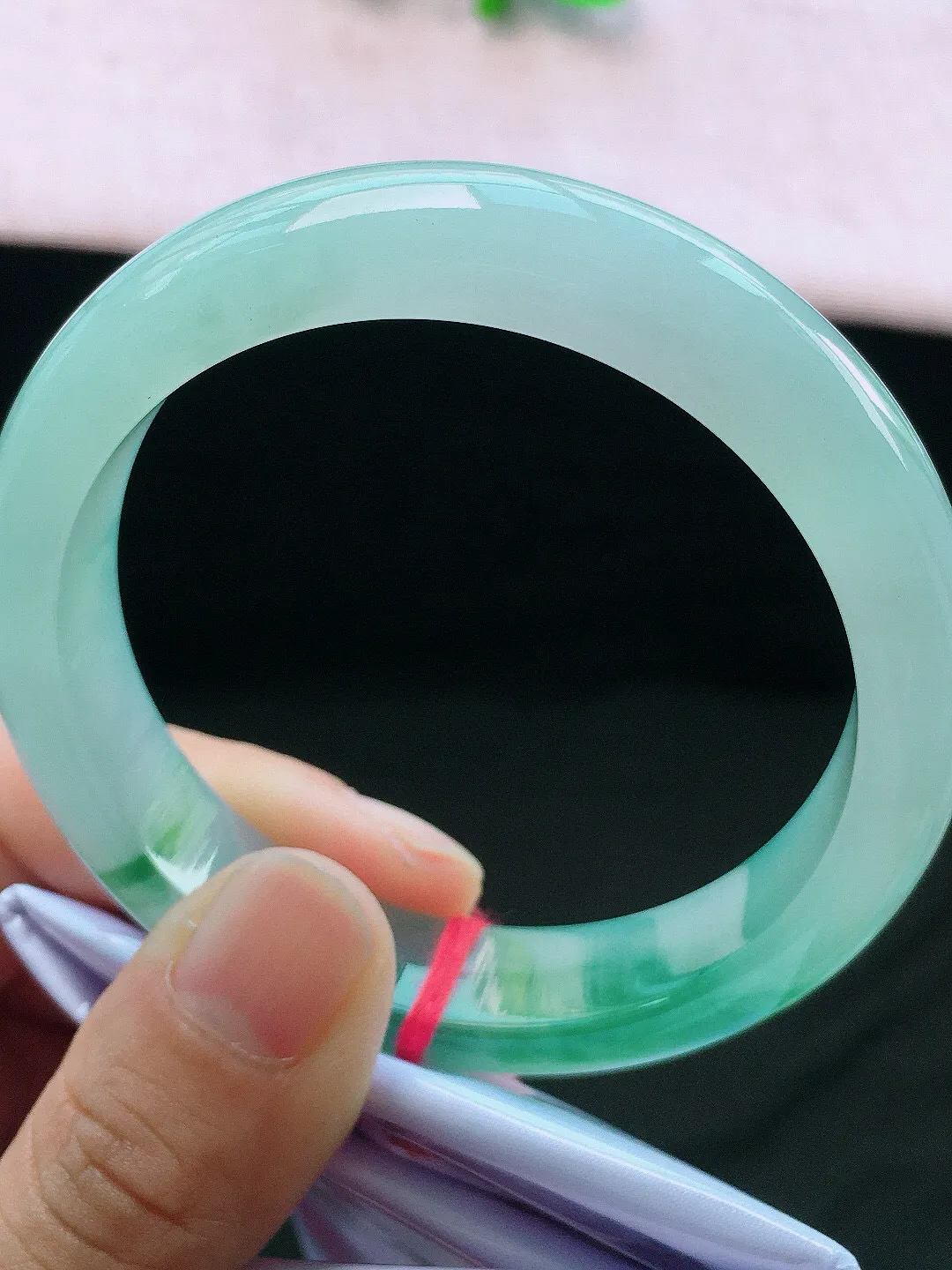 正圈56-57可戴，种老水足，尺寸56.5/13/8mm，冰飘花正圈翡翠手镯新品