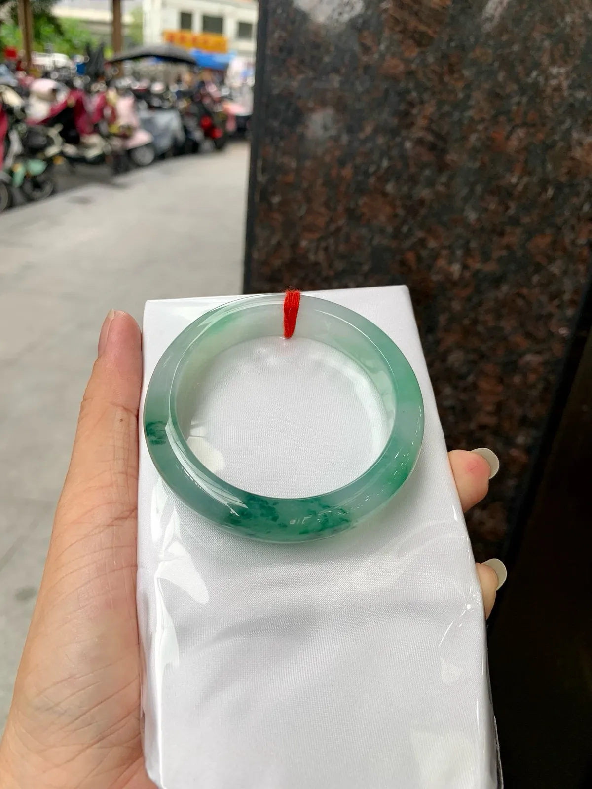 推荐【墨绿飘花正圈】51.6-8.1-12.5，打灯纹，不扣，底妆干净细腻，水墨丹青，大自然的酝酿，美如画，山水如墨染，飘花似烟雨