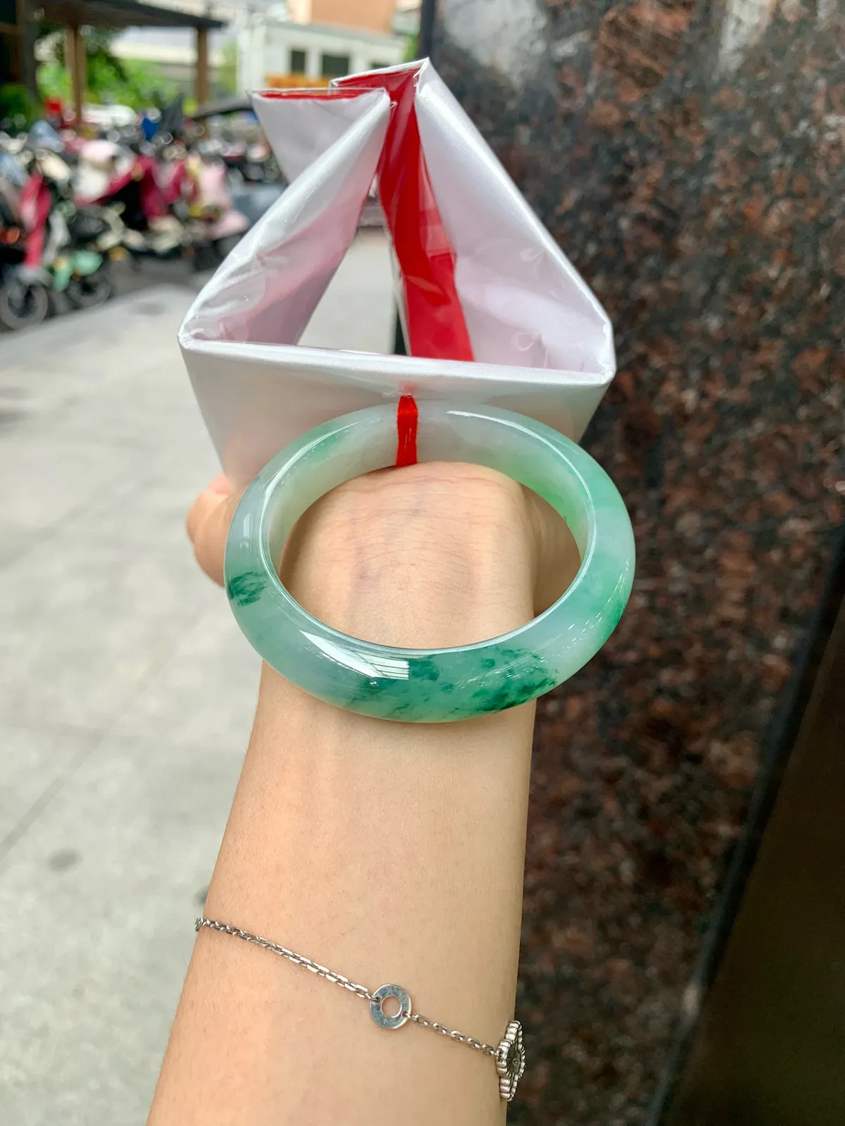 推荐【墨绿飘花正圈】51.6-8.1-12.5，打灯纹，不扣，底妆干净细腻，水墨丹青，大自然的酝酿，美如画，山水如墨染，飘花似烟雨