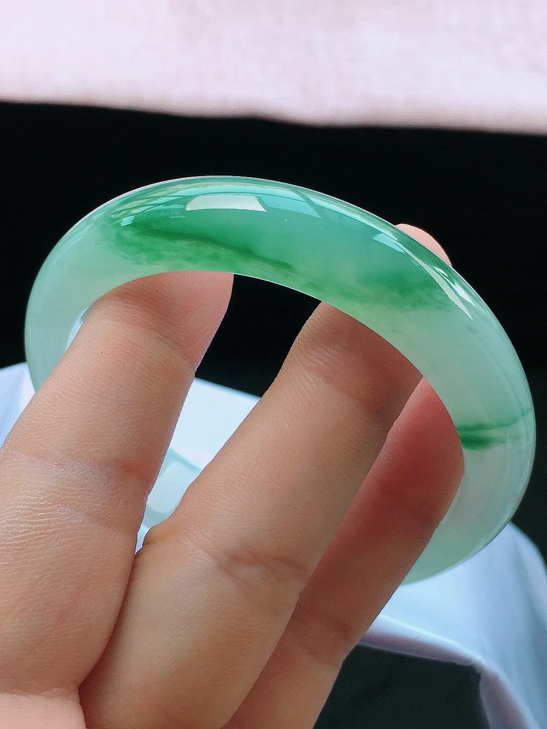 正圈56-57可戴，种老水足，尺寸56.5/13/8mm，冰飘花正圈翡翠手镯新品
