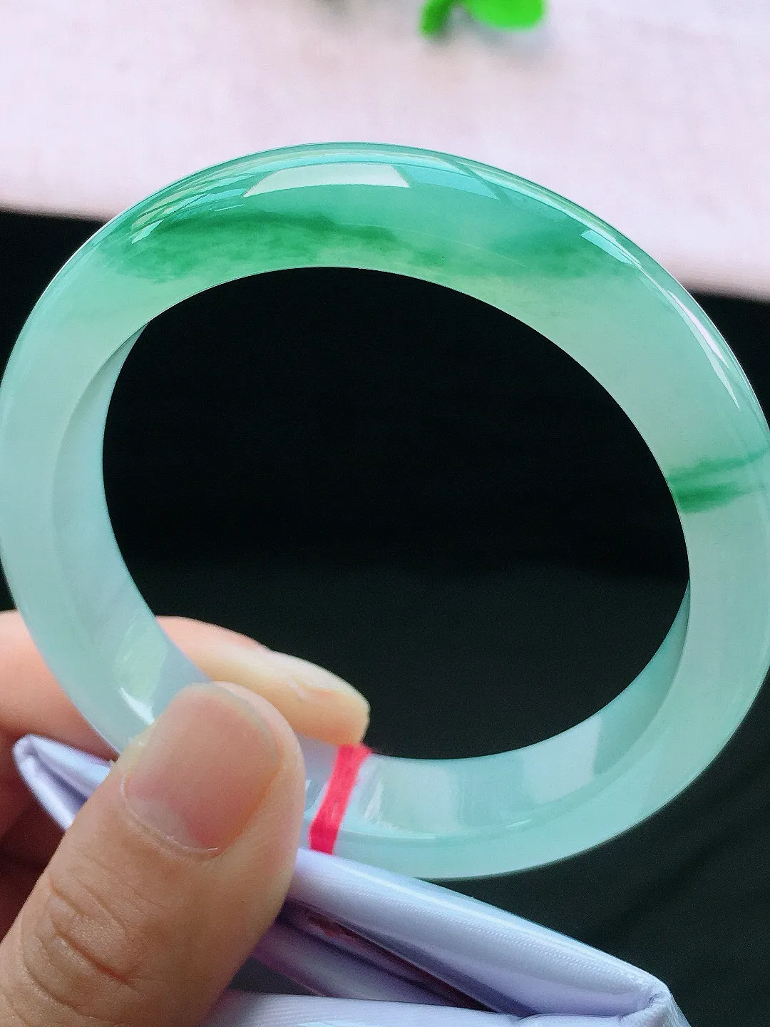 正圈56-57可戴，种老水足，尺寸56.5/13/8mm，冰飘花正圈翡翠手镯新品