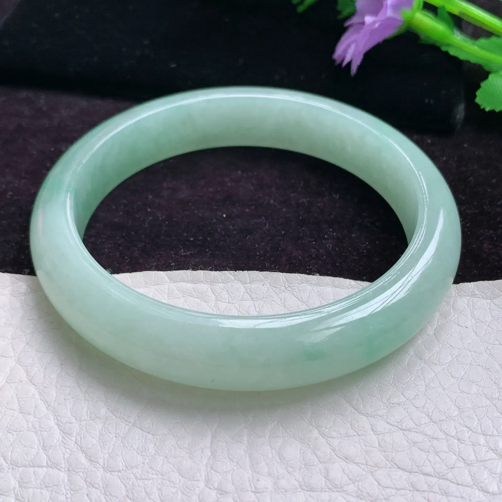 Jx实拍62*12.8*8.5大圈口手镯 天然缅甸翡翠玉镯浅绿半山半水平安镯