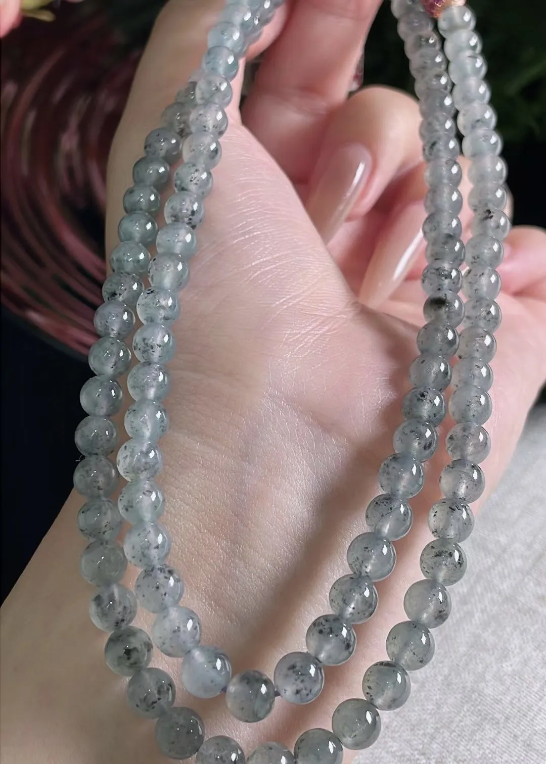 天然翡翠A货冰种黑钢冰乌鸡，黑种水好有种有色意境感好珠大6mm