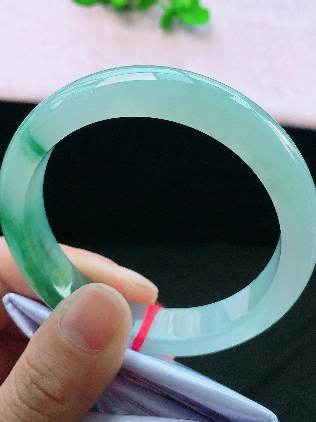 正圈56-57可戴，种老水足，尺寸56.5/13/8mm，冰飘花正圈翡翠手镯新品