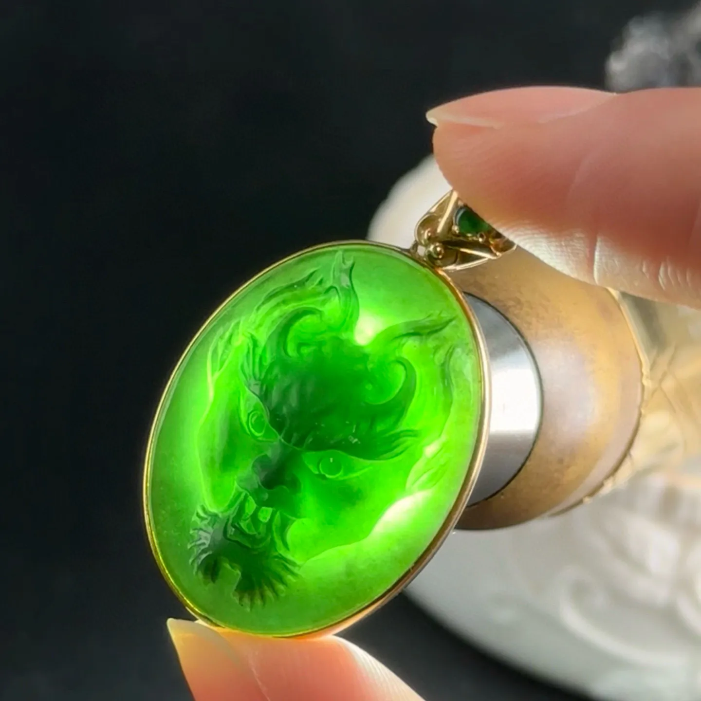 精品18k墨翠龙头吊坠 种好色正 黑度极好 打灯通透 油性十足 尺寸34.6