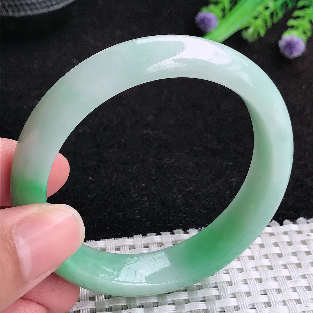 自然光55/13.5/8.3老坑精美温润虽然晴绿手镯宽边玉镯百搭少女