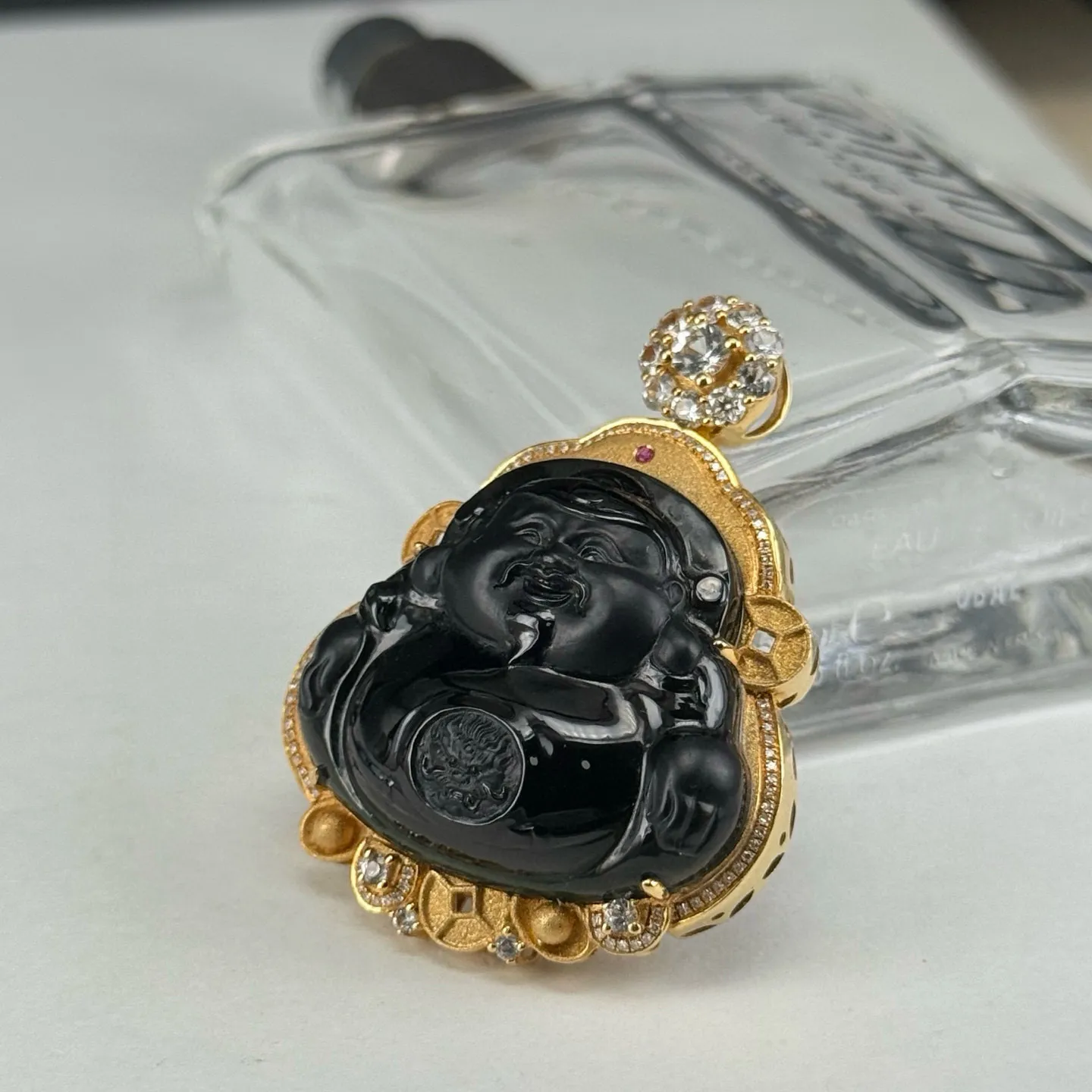 精品18k墨翠财神 种好色正 黑度极好 打灯通透 油性十足 尺寸45.9