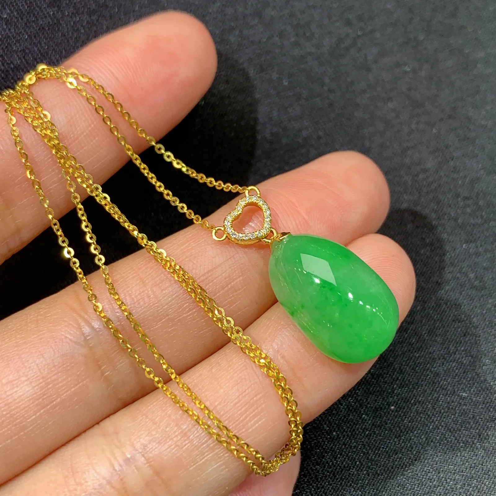 阳绿福瓜锁骨链，18k金镶嵌，简约时尚，冰润色阳，种水足 裸石17*10.7*8