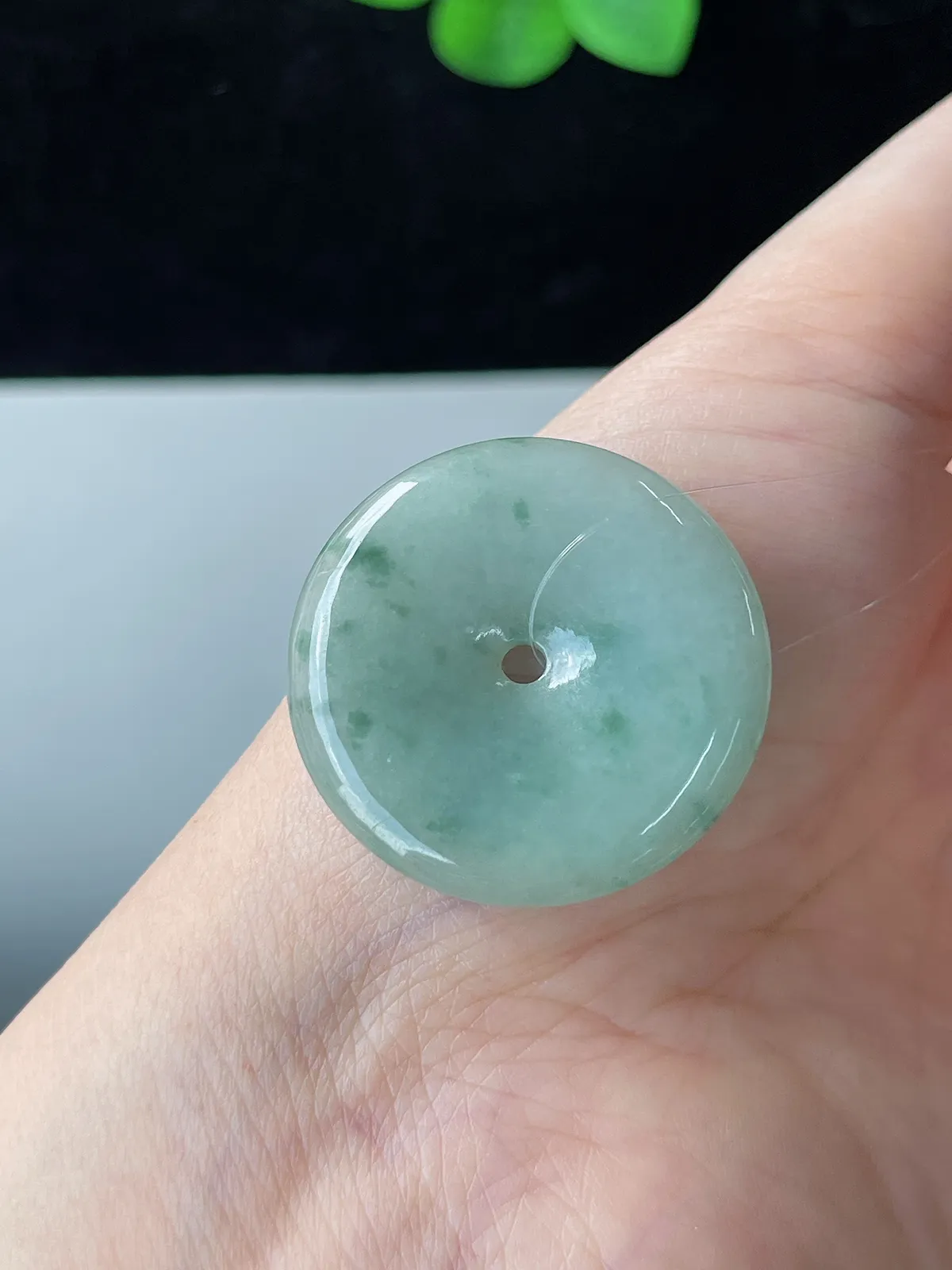 翡翠糯化种淡绿色平安扣