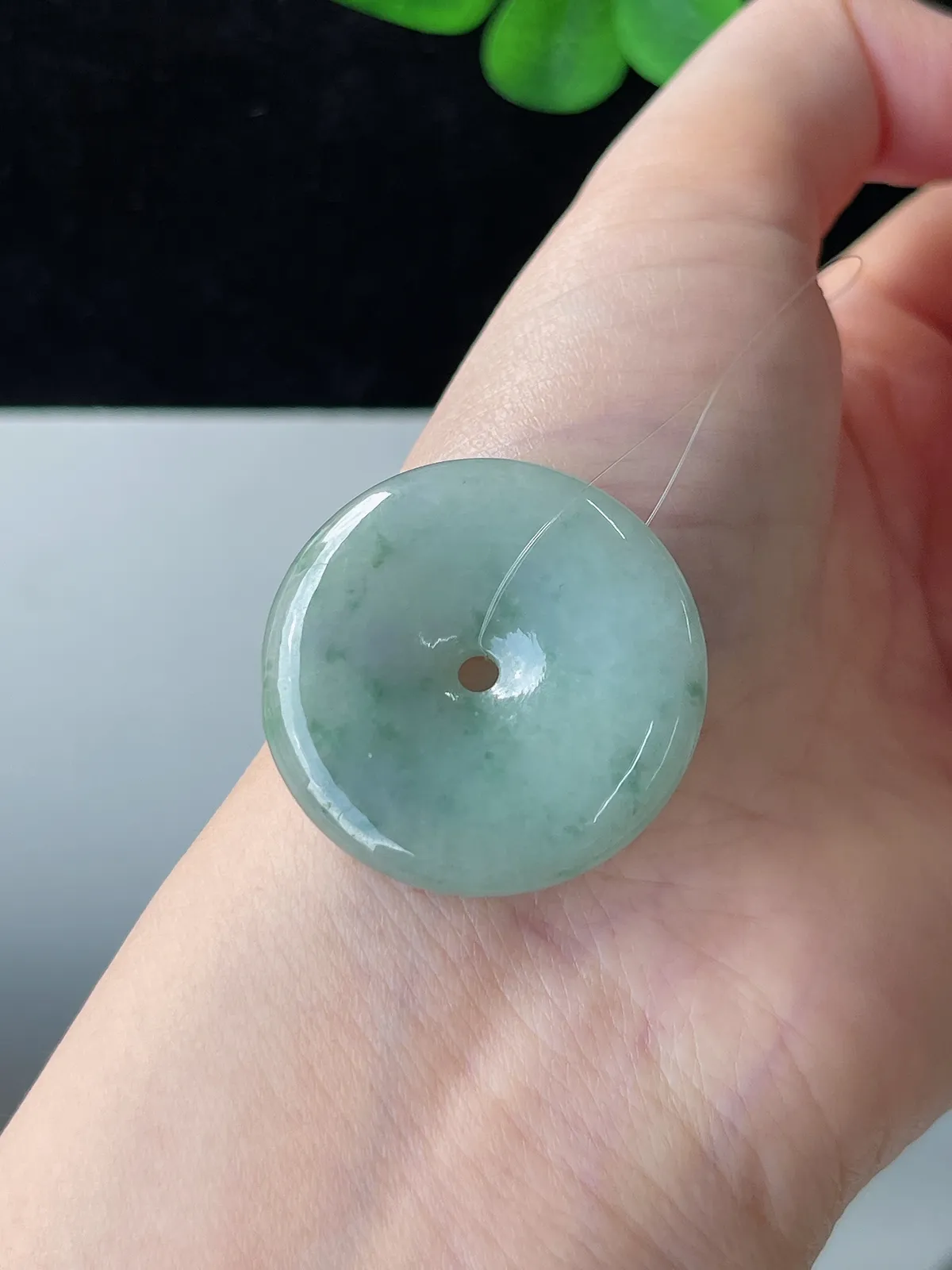 翡翠糯化种淡绿色平安扣
