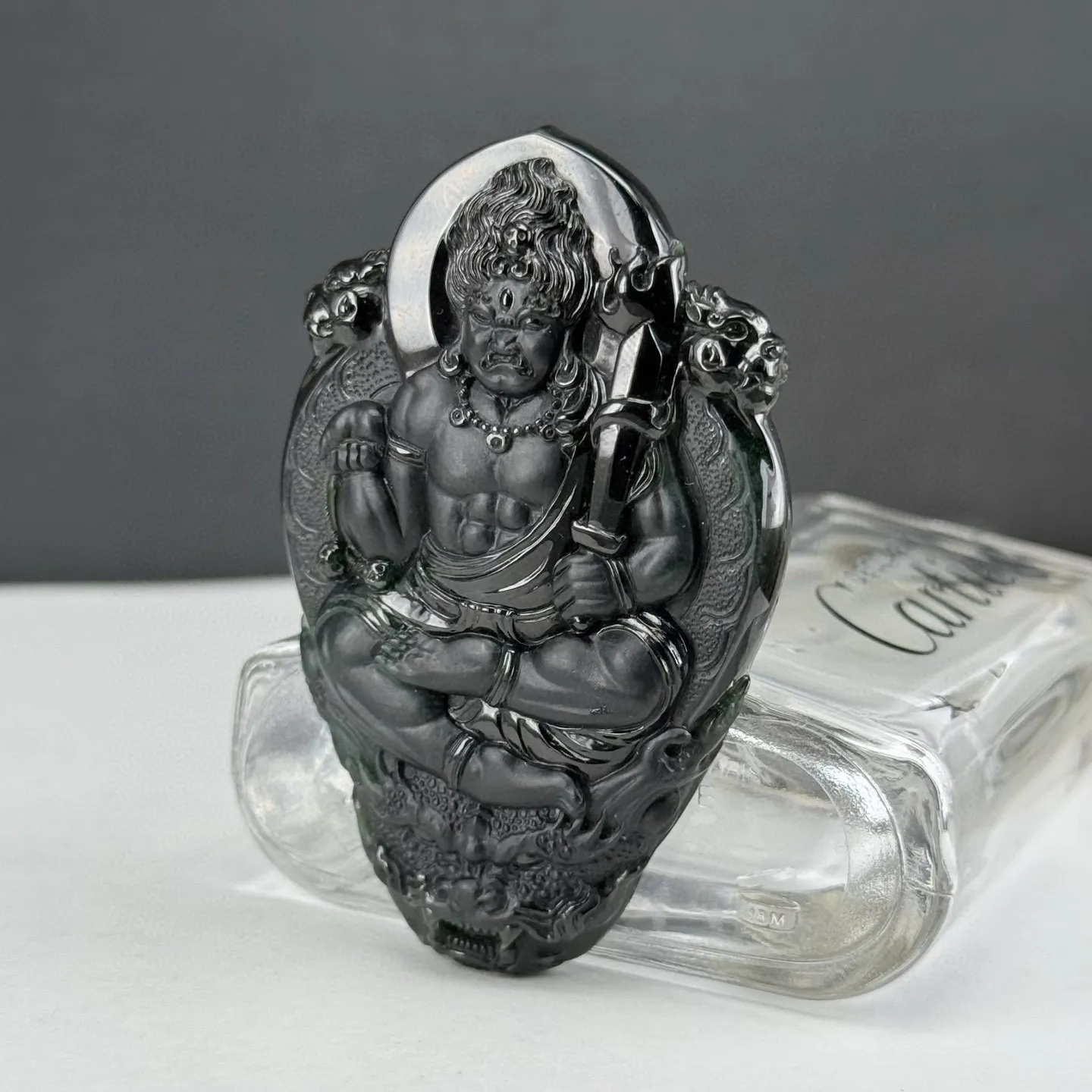 精品墨翠不动明王 种好色正 黑度极好 打灯通透 油性十足 尺寸64.5