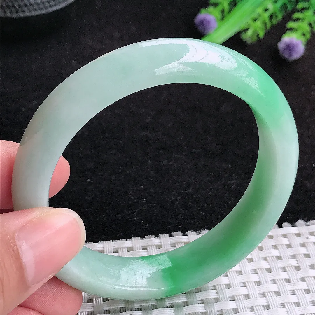 自然光55/13.5/8.3老坑精美温润虽然晴绿手镯宽边玉镯百搭少女