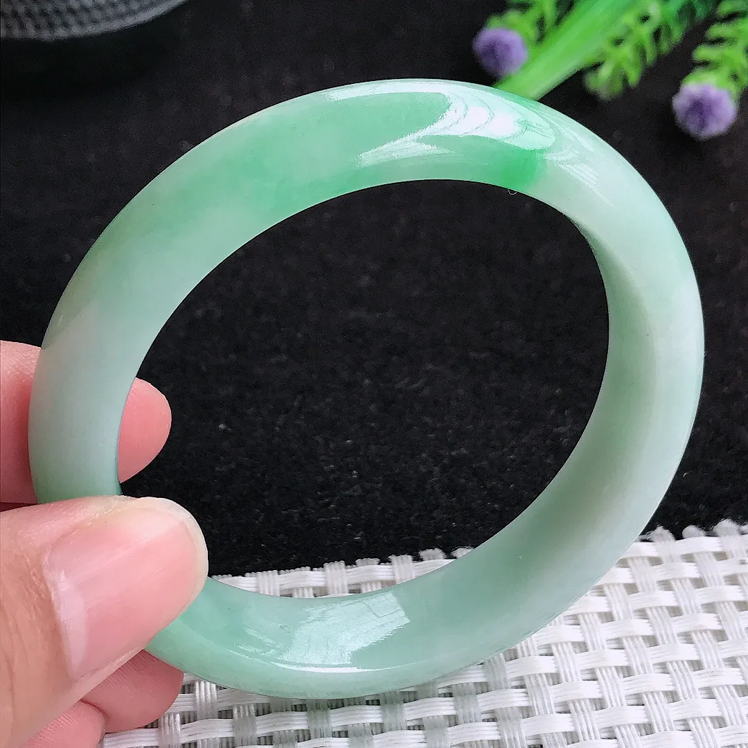 自然光55/13.5/8.3老坑精美温润虽然晴绿手镯宽边玉镯百搭少女