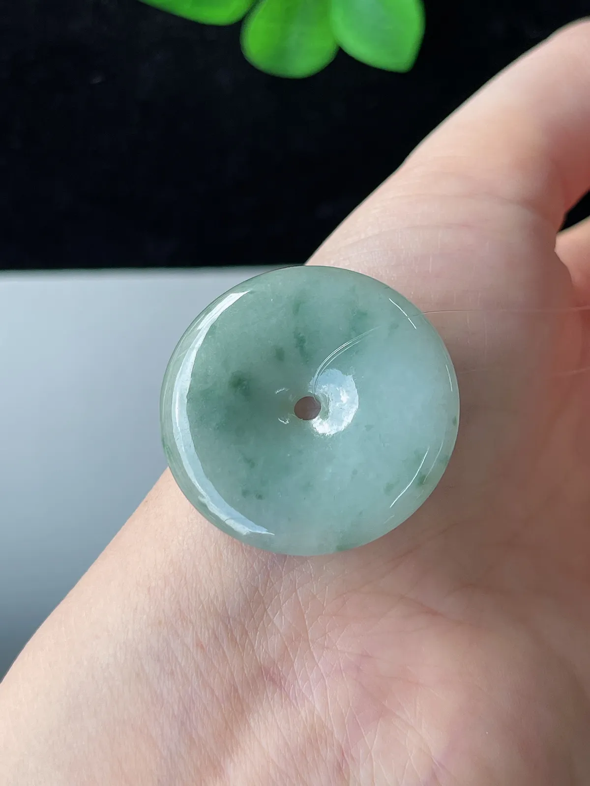 翡翠糯化种淡绿色平安扣