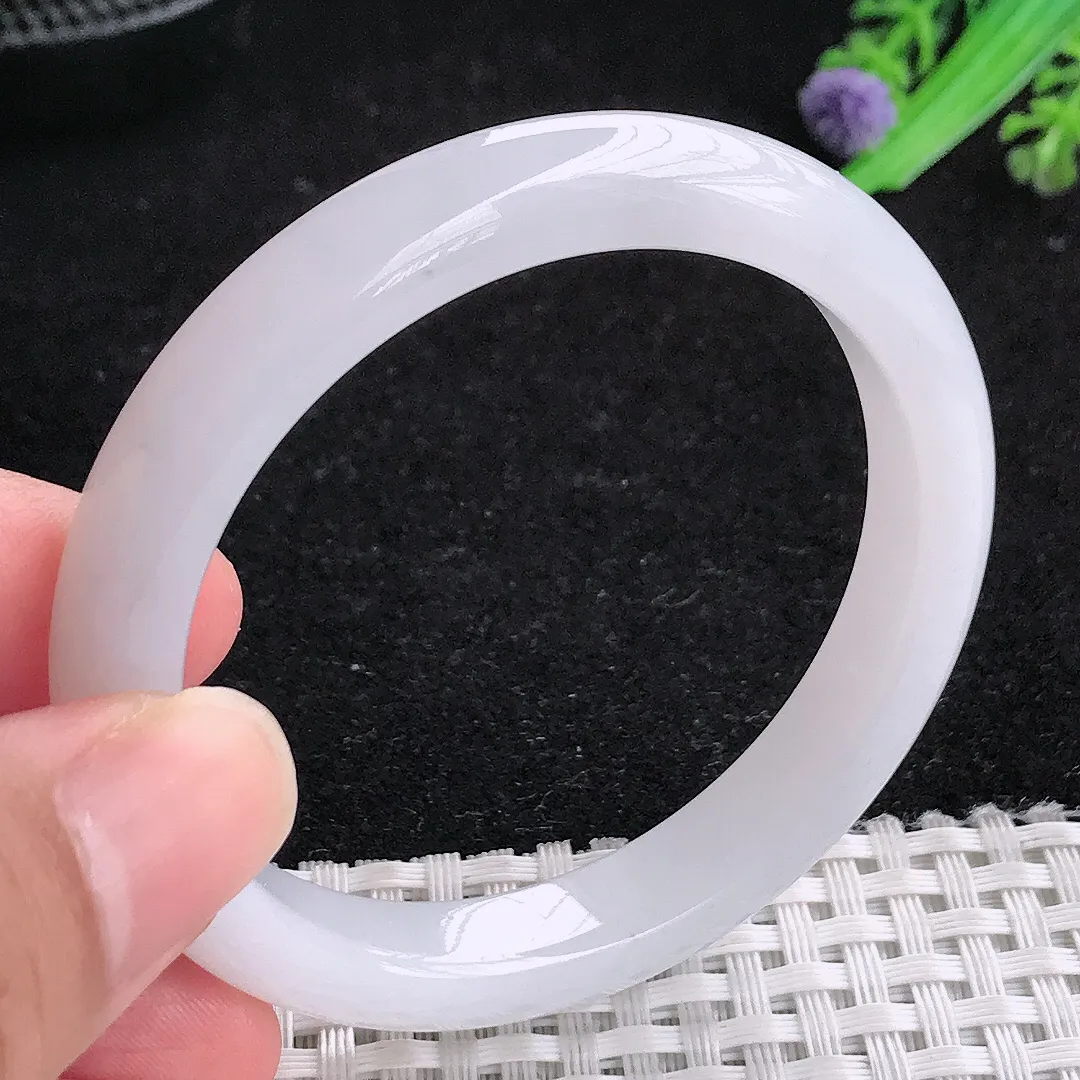 自然光50.5/9/7.3小圈口老坑秀气冰润月光白细条手镯宽边玉镯百搭少女
