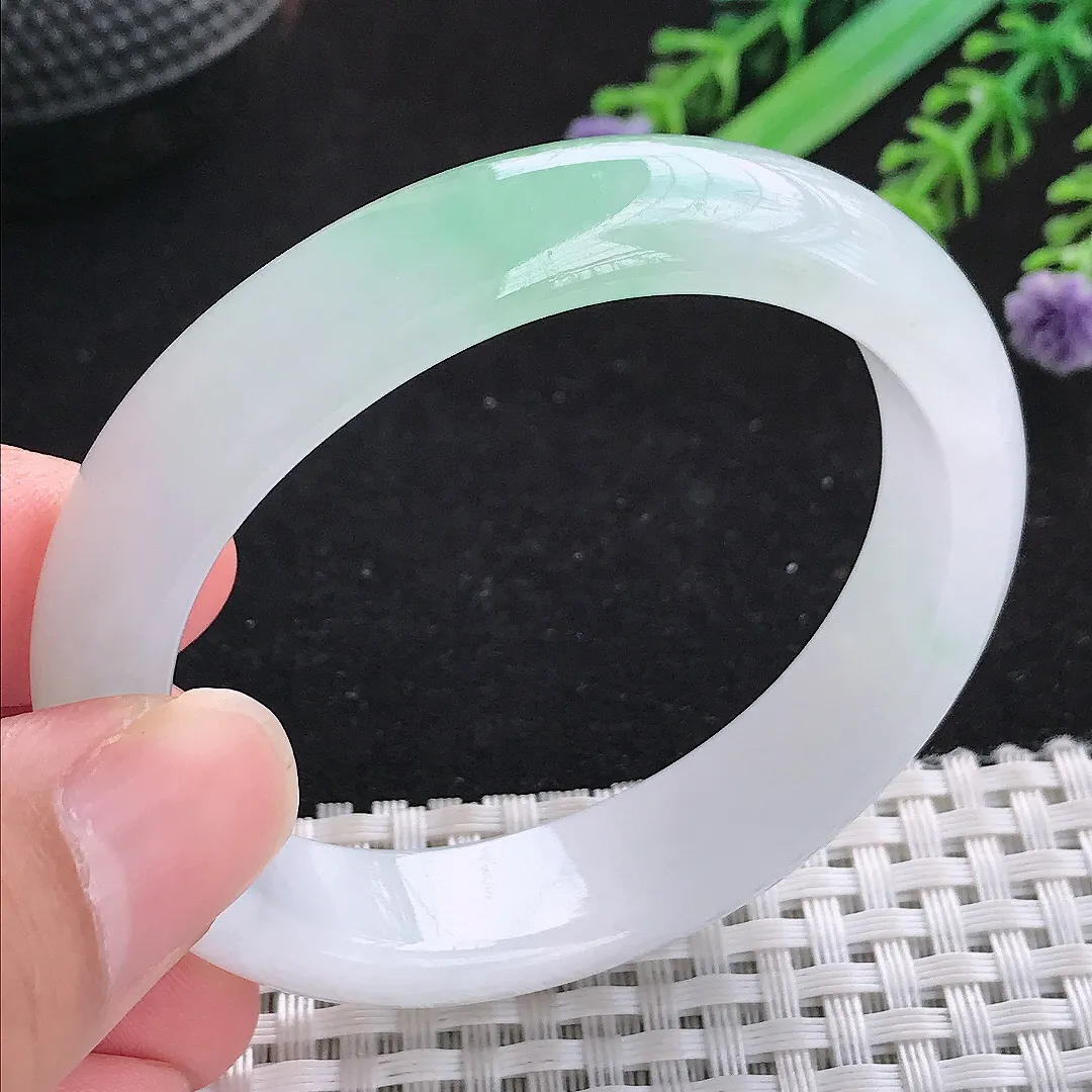 自然光50.5/46.5/12.6/7.4小圈口老坑秀气冰润飘绿贵妃手镯玉镯百搭少女