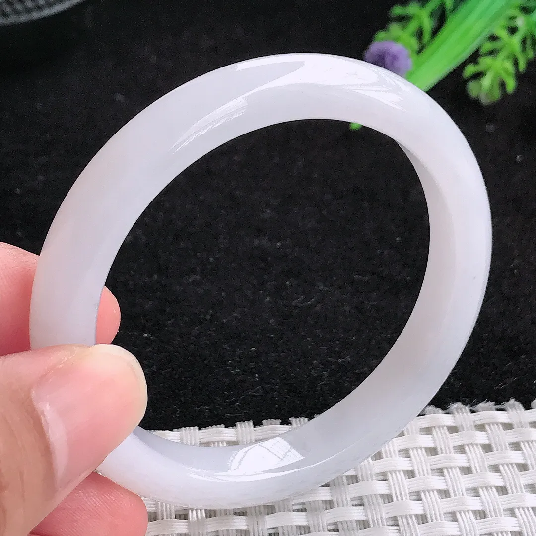 自然光50.5/9/7.3小圈口老坑秀气冰润月光白细条手镯宽边玉镯百搭少女
