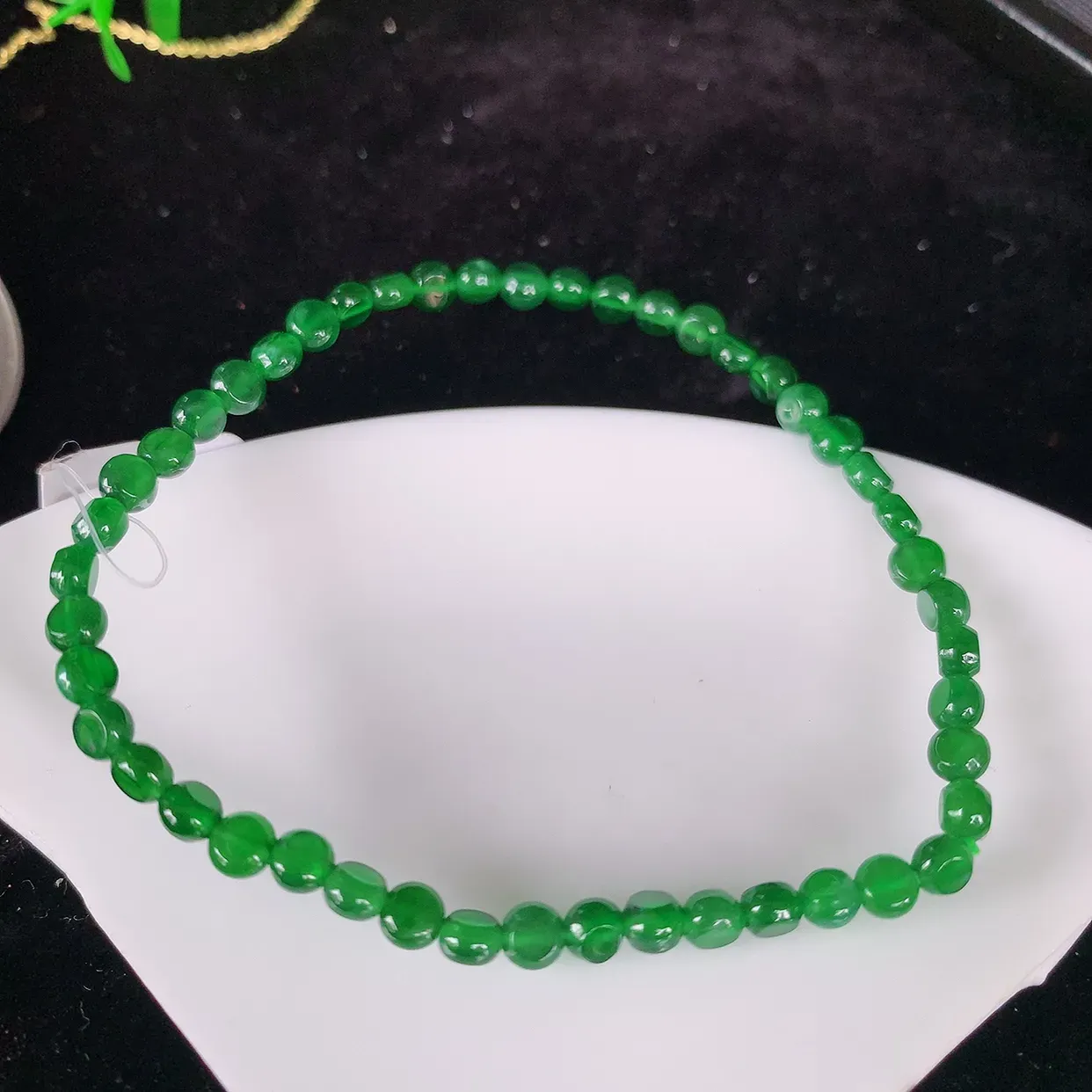自然光实拍，冰种满绿翡翠手链手串，水润秀气，料子细腻，清爽，高档大气，自戴送礼佳品！#49.21取一尺寸3.8*2mm