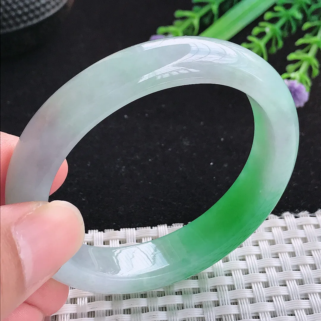 自然光51.5/44.5/12.7/7.7老坑精美冰润飘阳绿贵妃手镯小圈口玉镯百搭少女