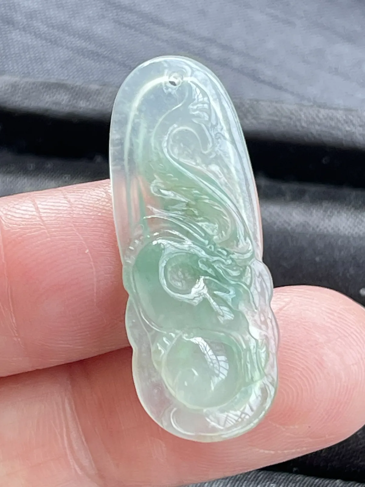 缅甸翡翠A货，龙的传人，龙行天下，上身效果非常好，平平安安，健健康康，