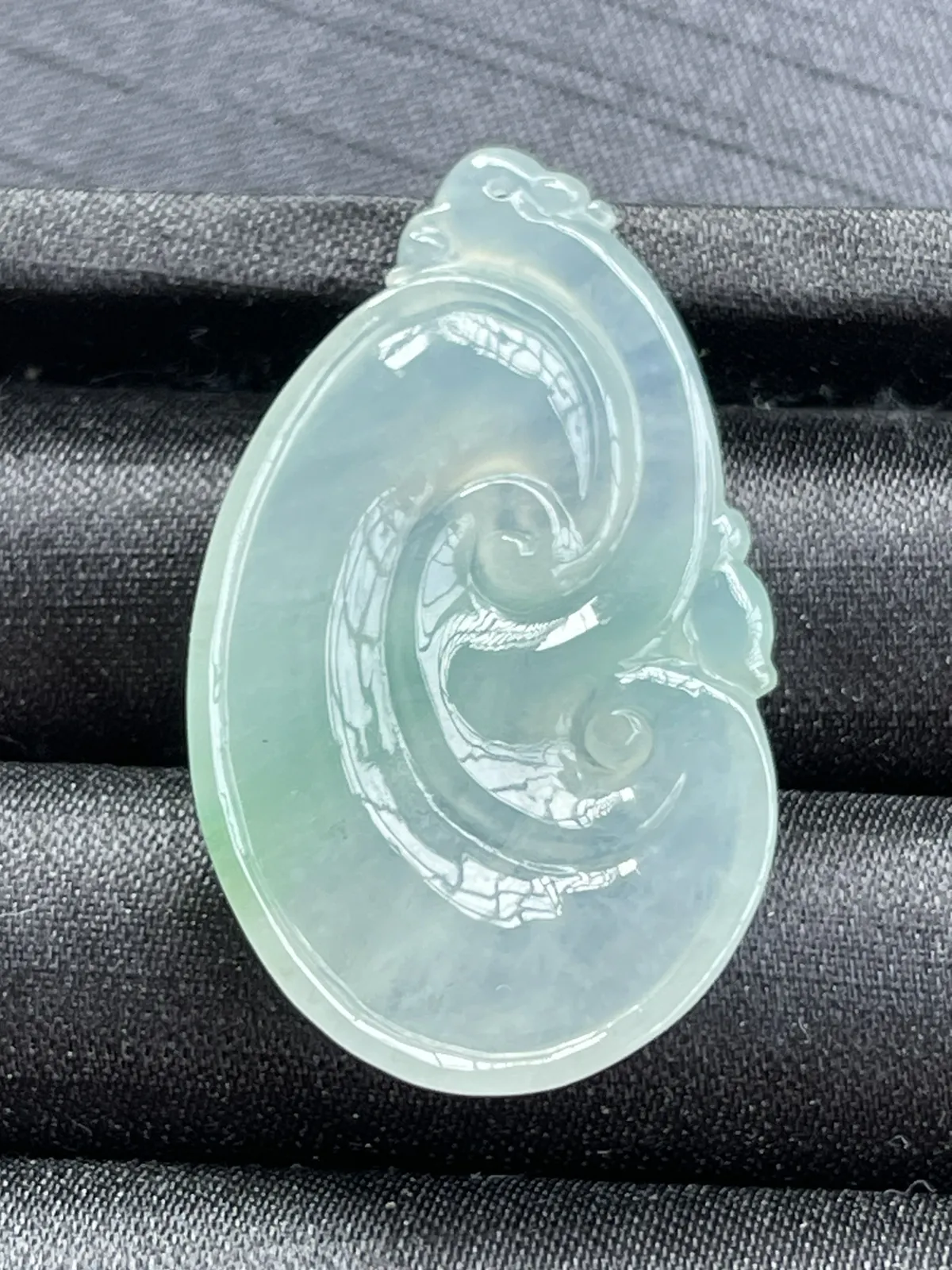 缅甸翡翠A货，万事如意，事事顺心，上身效果非常大气，