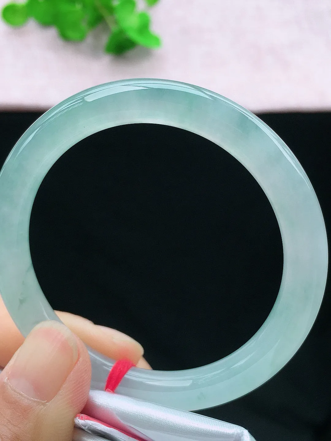 正圈54-55可戴，种老水足，尺寸53/8/8mm，冰晴圆条翡翠手镯