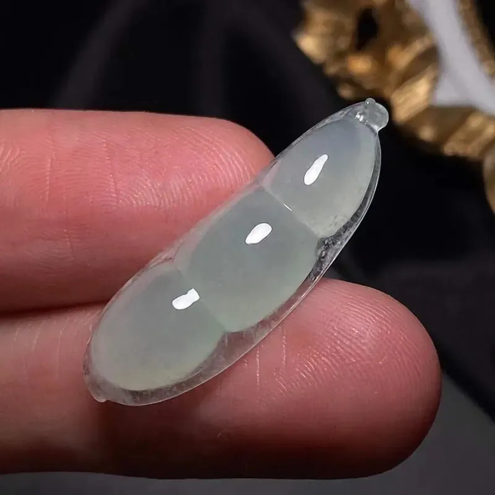 缅甸翡翠A货，四季平安豆，平平安安，健康快乐，上身效果非常美，下单要咨询！