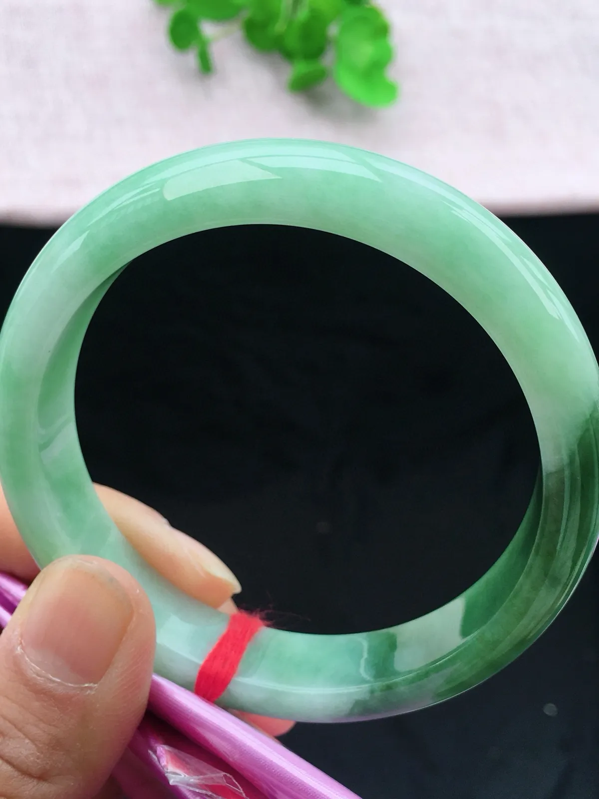 正圈61-62可戴，种老水足，尺寸62/13/8mm，油青大圈口正圈翡翠手镯