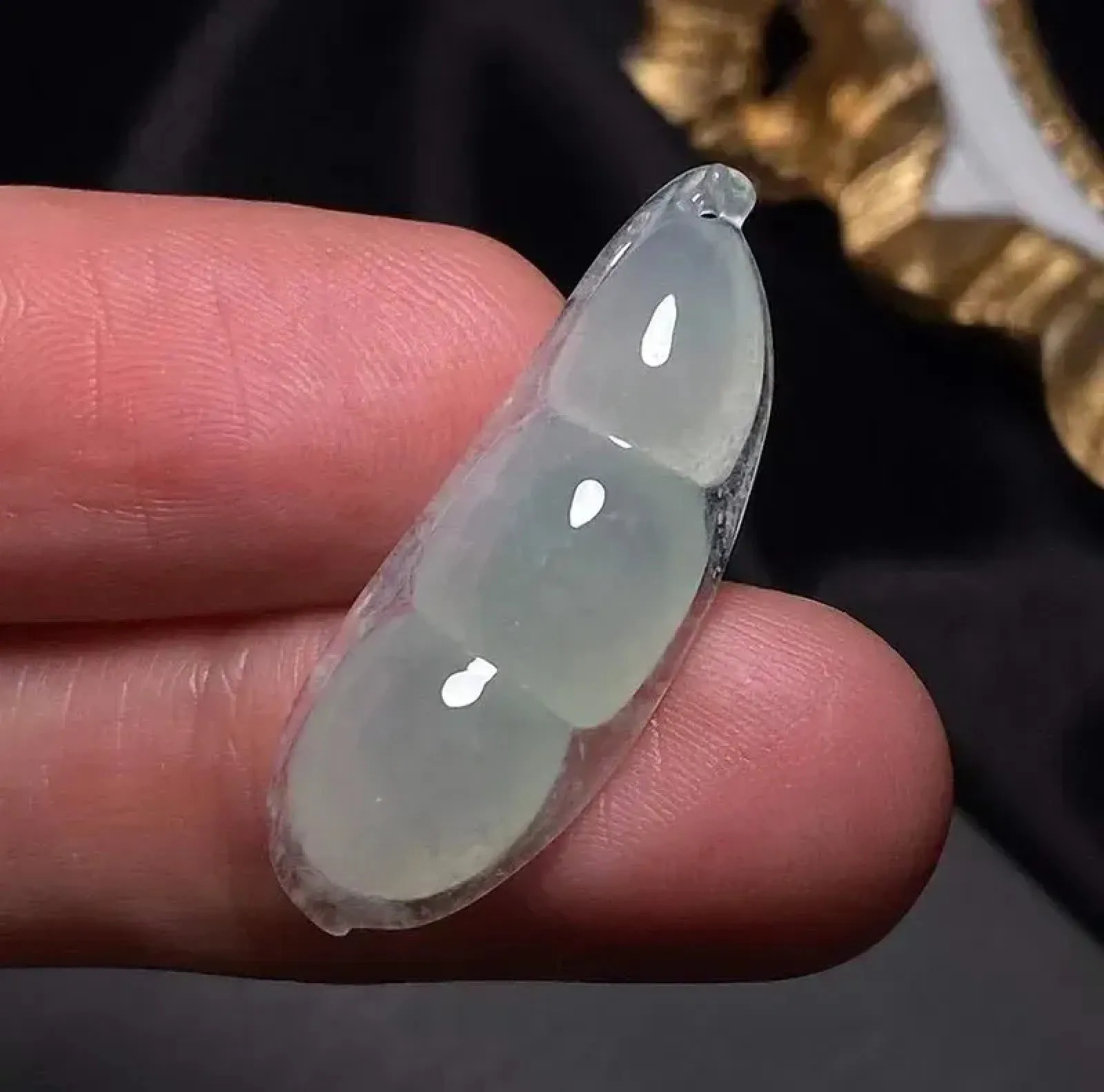 缅甸翡翠A货，四季平安豆，平平安安，健康快乐，上身效果非常美，下单要咨询！