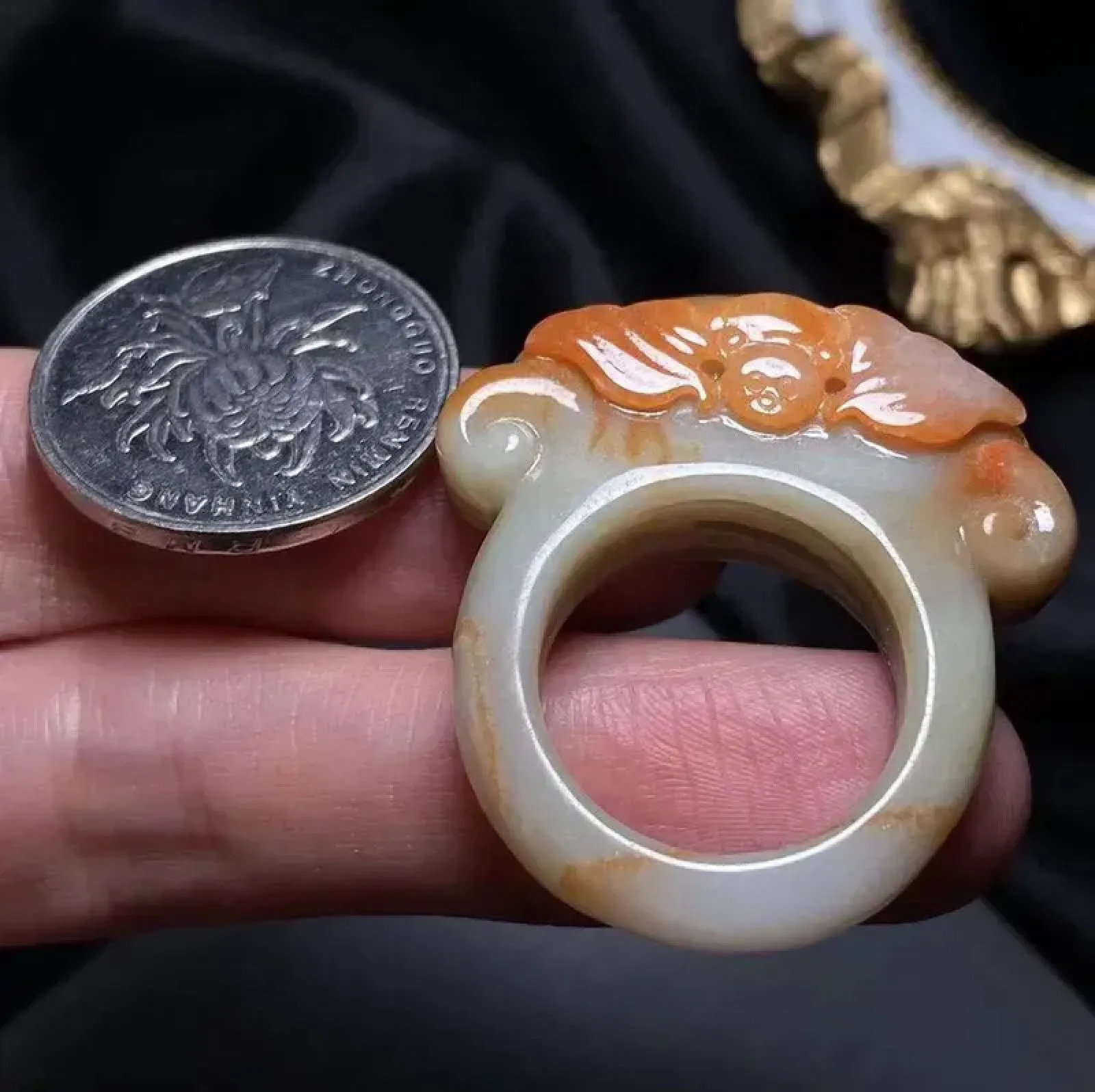 缅甸翡翠A贷，红福当先，福在眼前，红红火火，两用款，可以挂件：平平安安，上手效果非常美