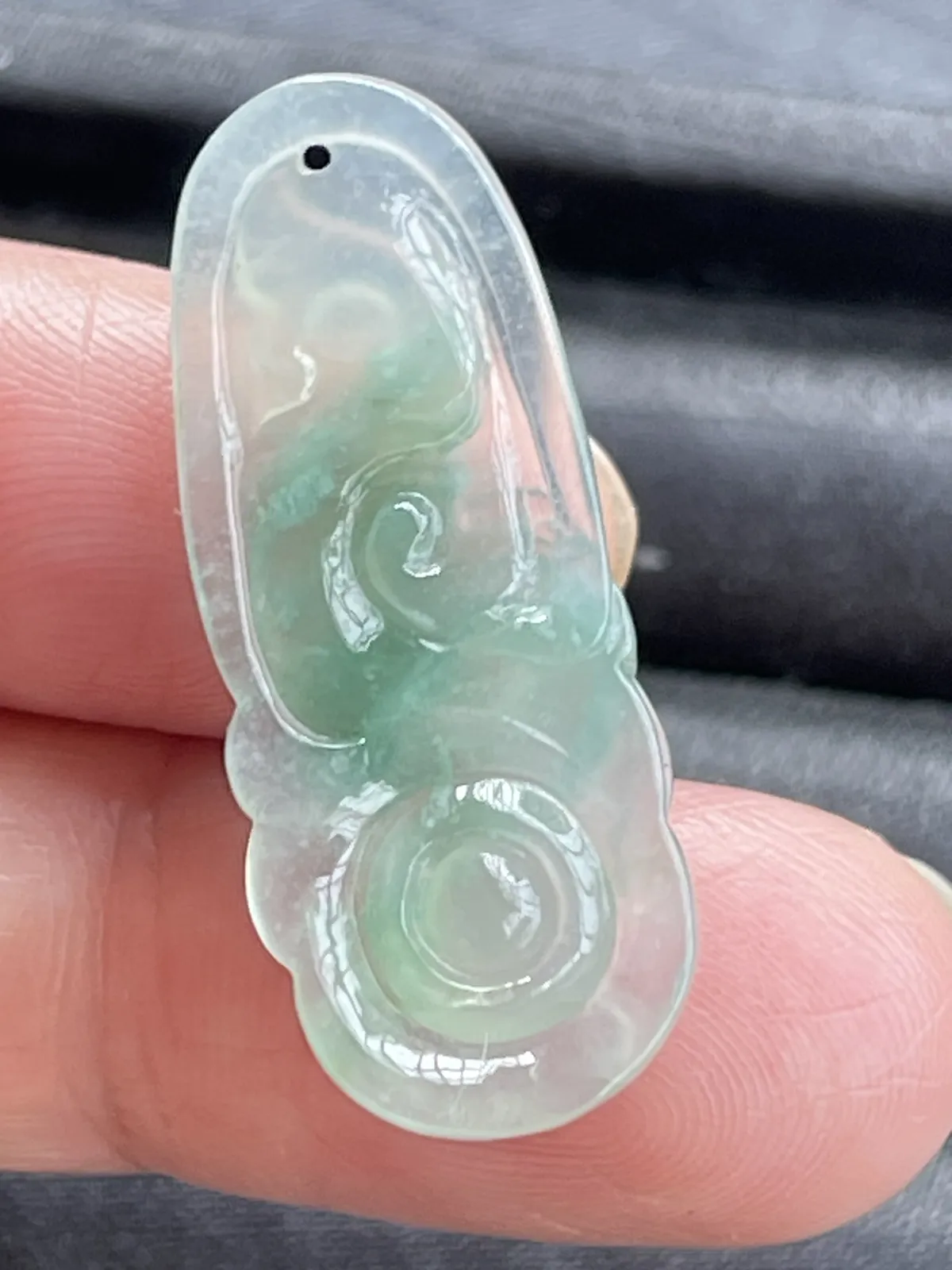 缅甸翡翠A货，龙的传人，龙行天下，上身效果非常好，平平安安，健健康康，