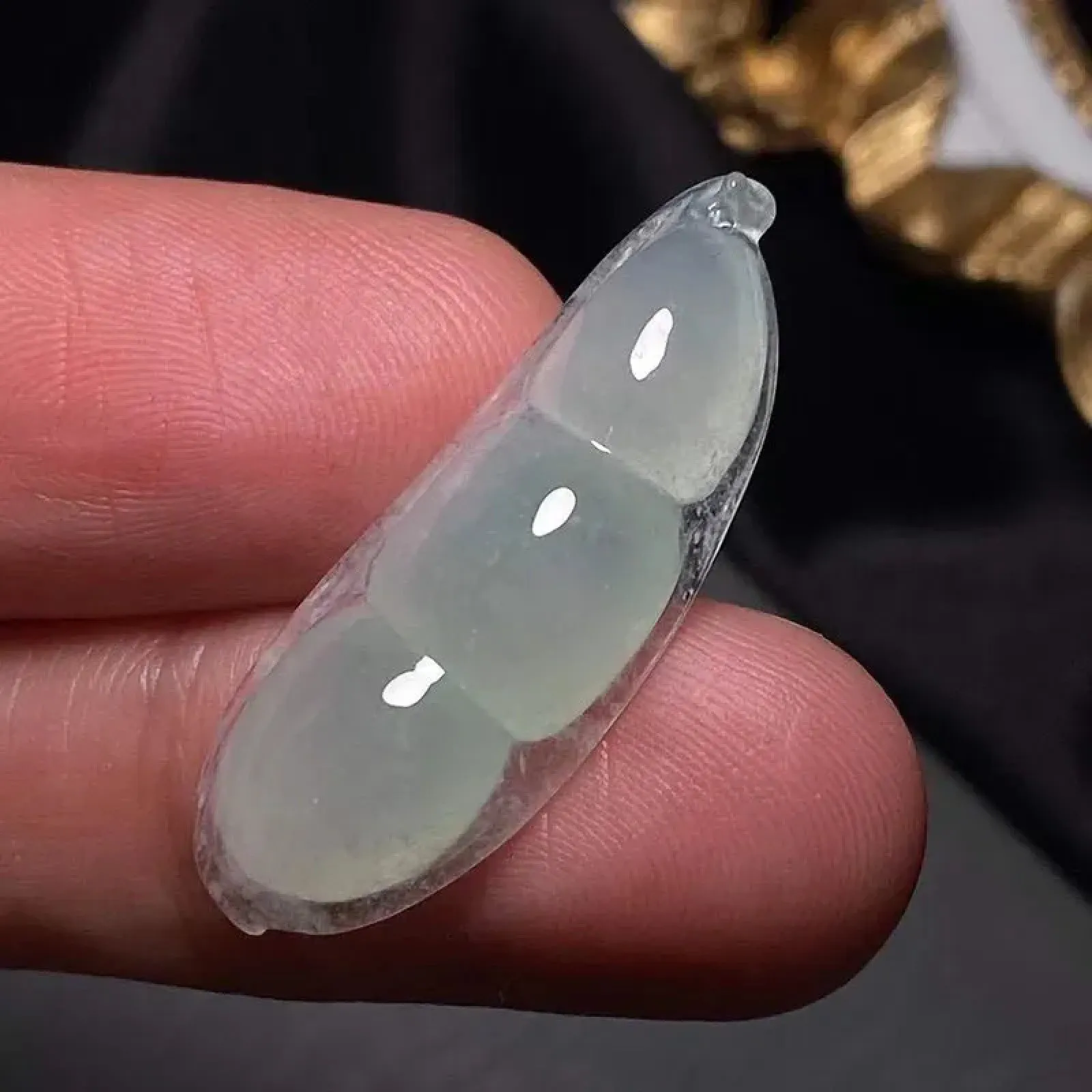 缅甸翡翠A货，四季平安豆，平平安安，健康快乐，上身效果非常美，下单要咨询！