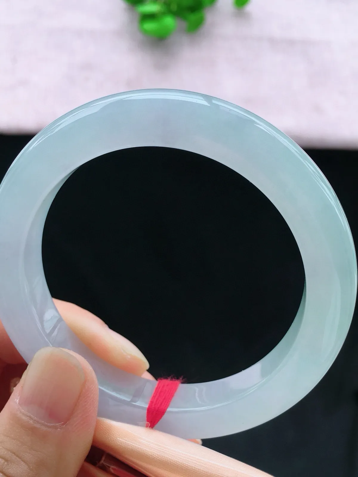 正圈56-57可戴，种老水足，尺寸56.8/10.5/9.5mm，白冰正圈翡翠手镯