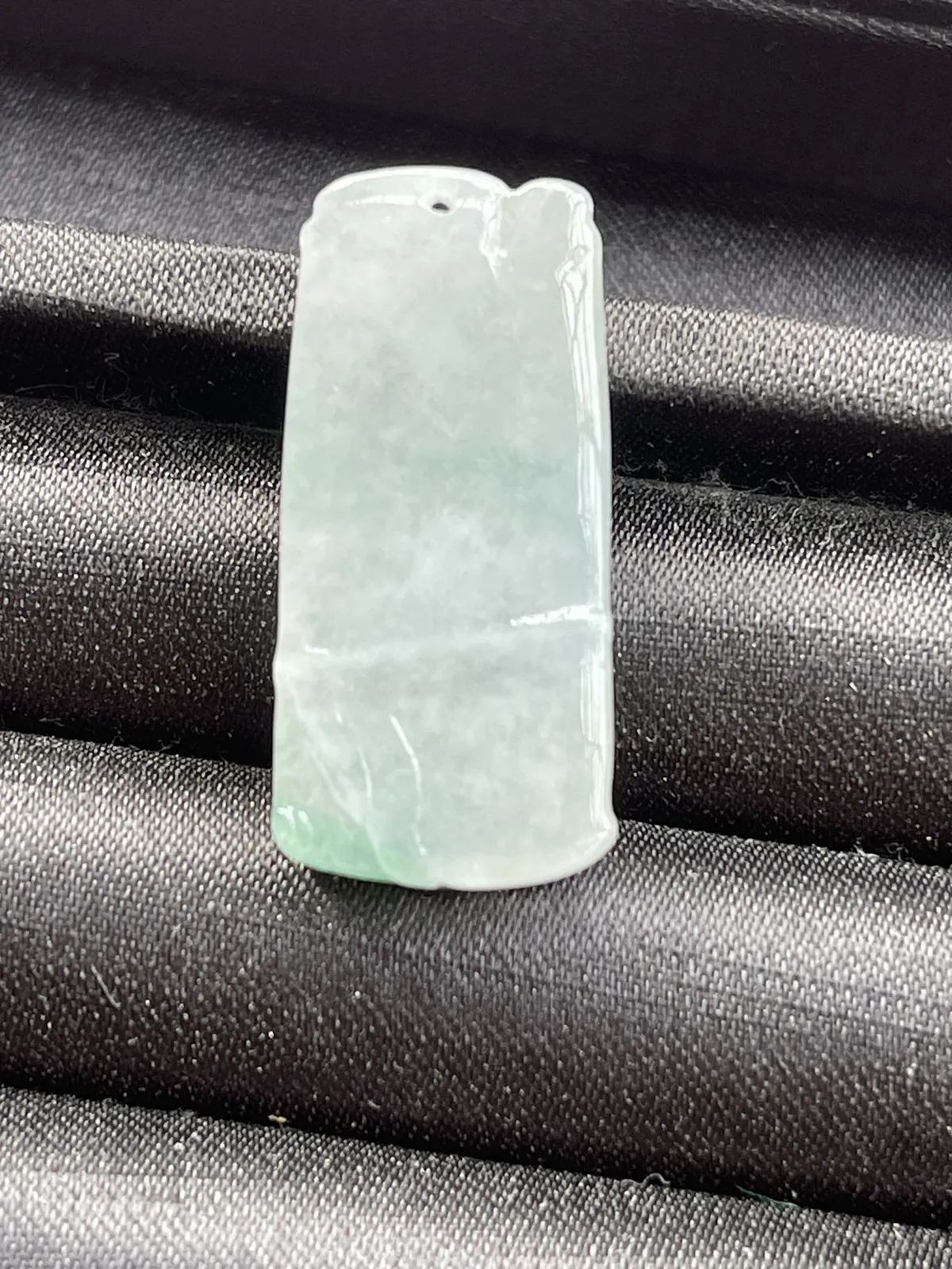 缅甸翡翠A货，步步高升，上身效果非常棒，一生平安，健康快乐，