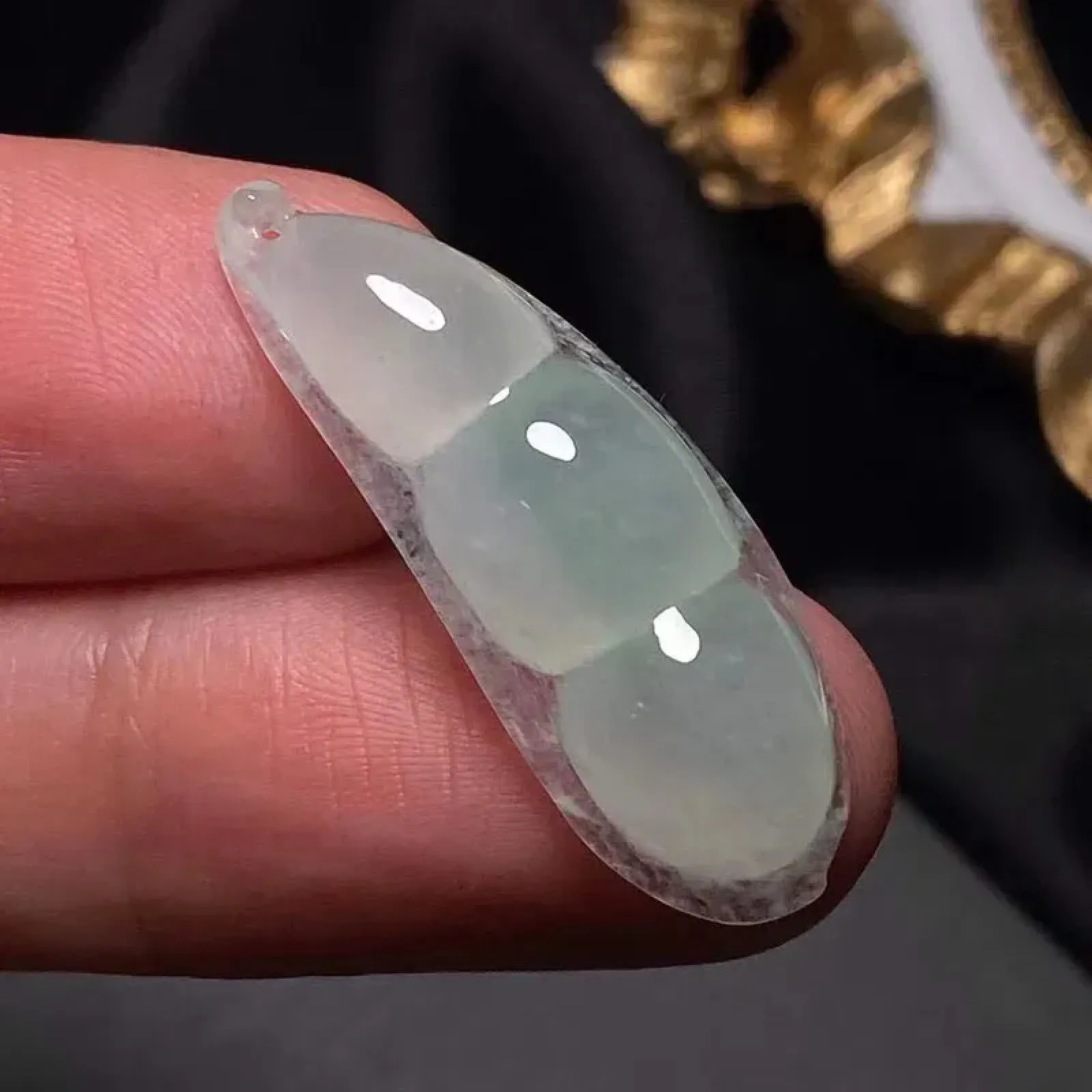 缅甸翡翠A货，四季平安豆，平平安安，健康快乐，上身效果非常美，下单要咨询！