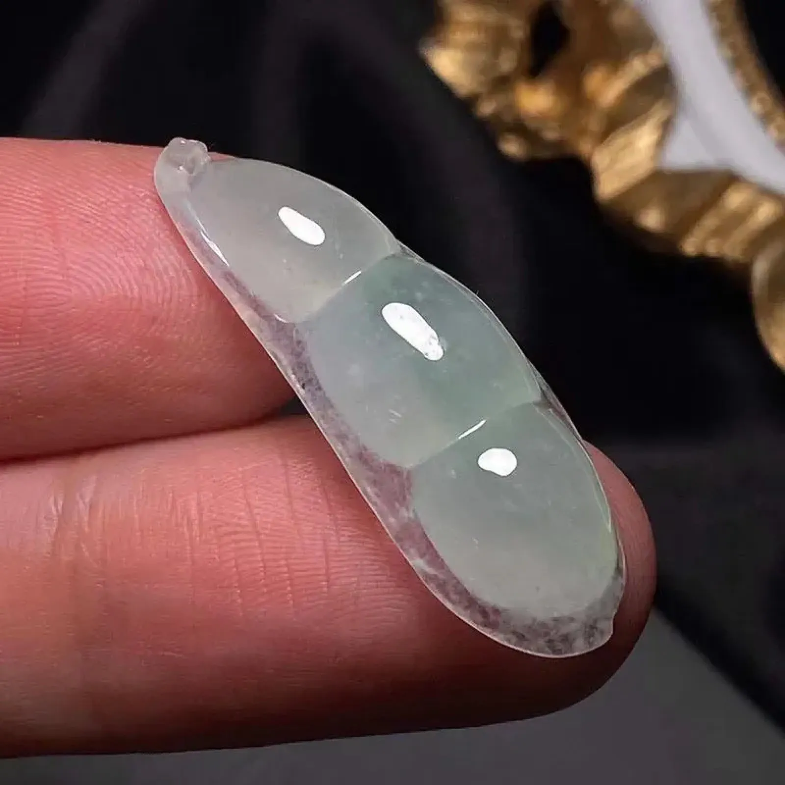 缅甸翡翠A货，四季平安豆，平平安安，健康快乐，上身效果非常美，下单要咨询！