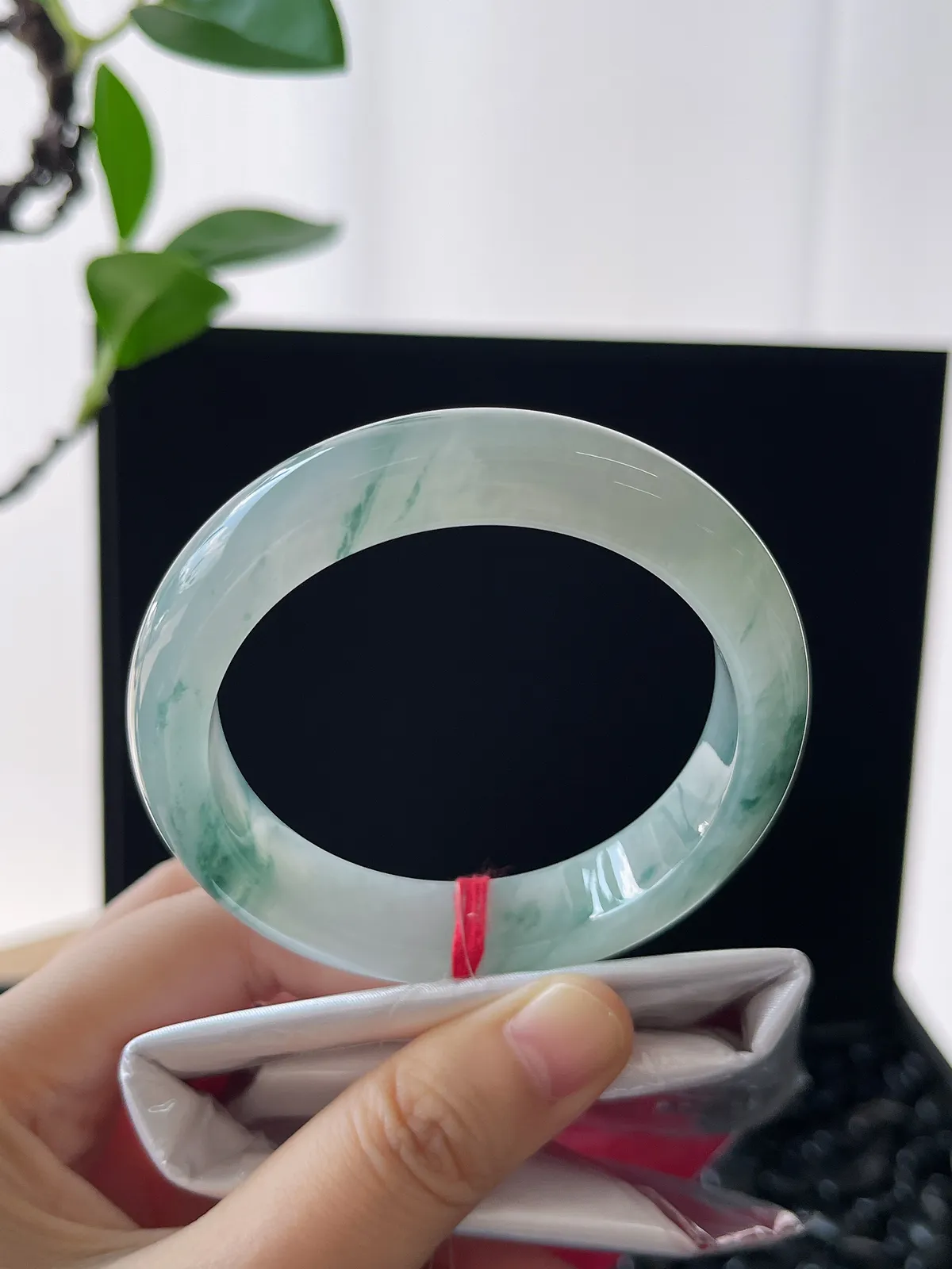 正圈53圈口，翡翠冰糯种飘花手镯