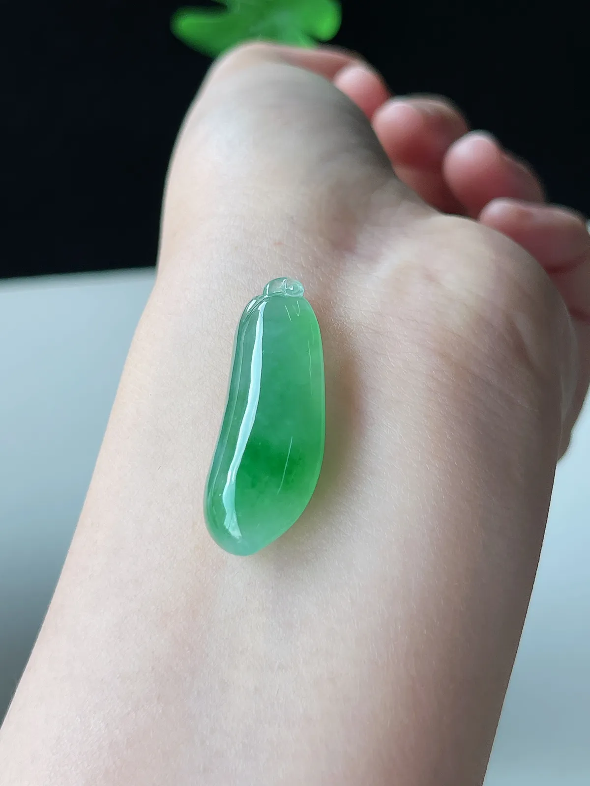 翡翠冰糯种飘花福瓜