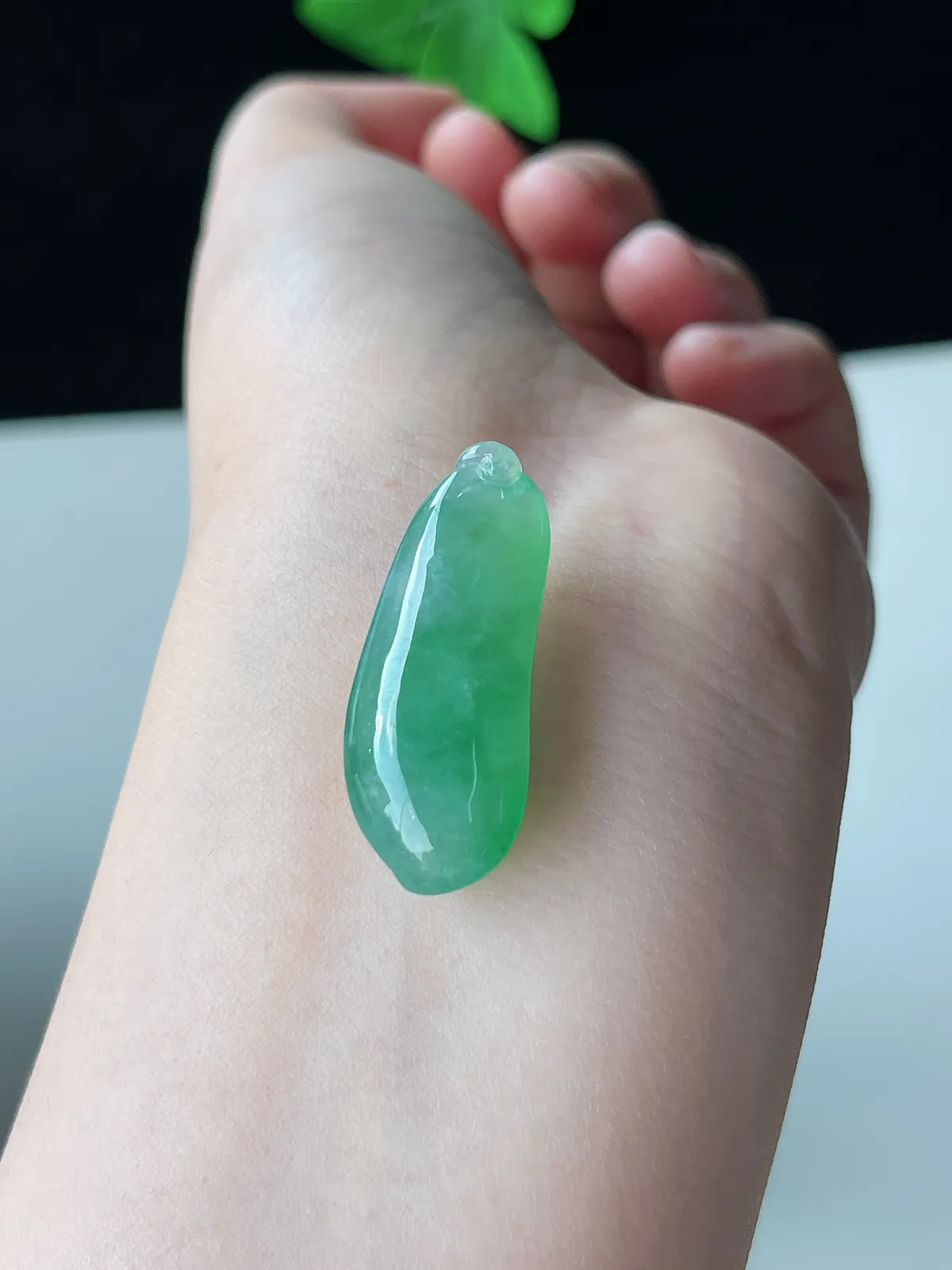 翡翠冰糯种飘花福瓜
