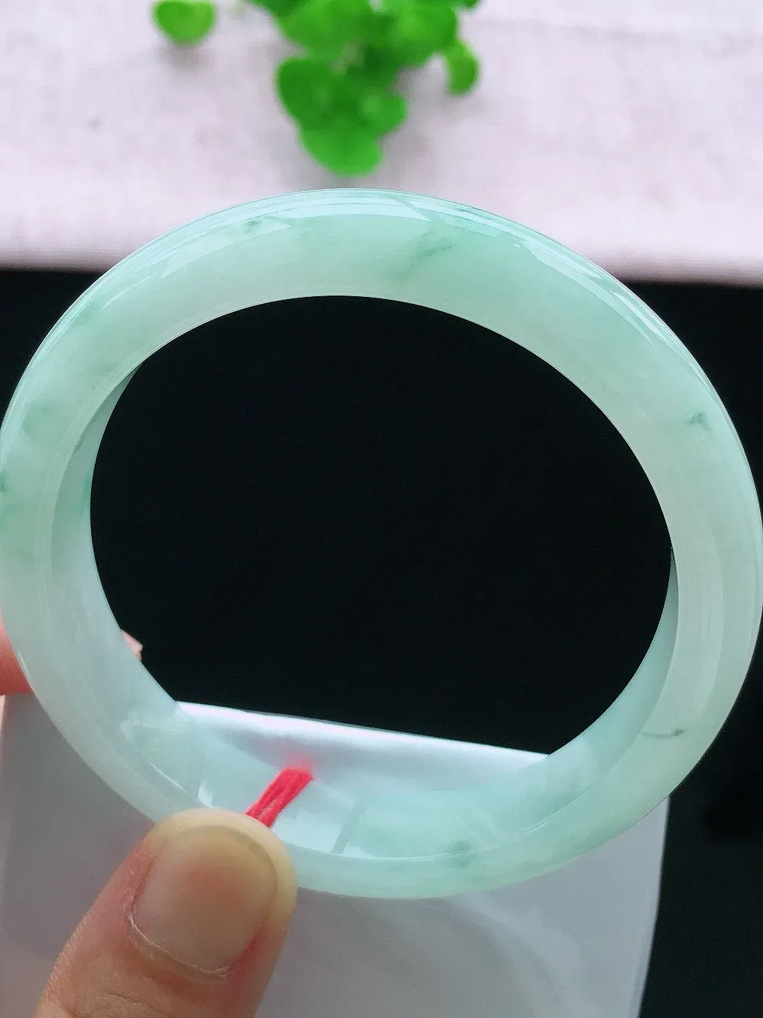 正圈58-59可戴，种老水足，尺寸59/12.2/8mm，冰飘花正圈翡翠手镯